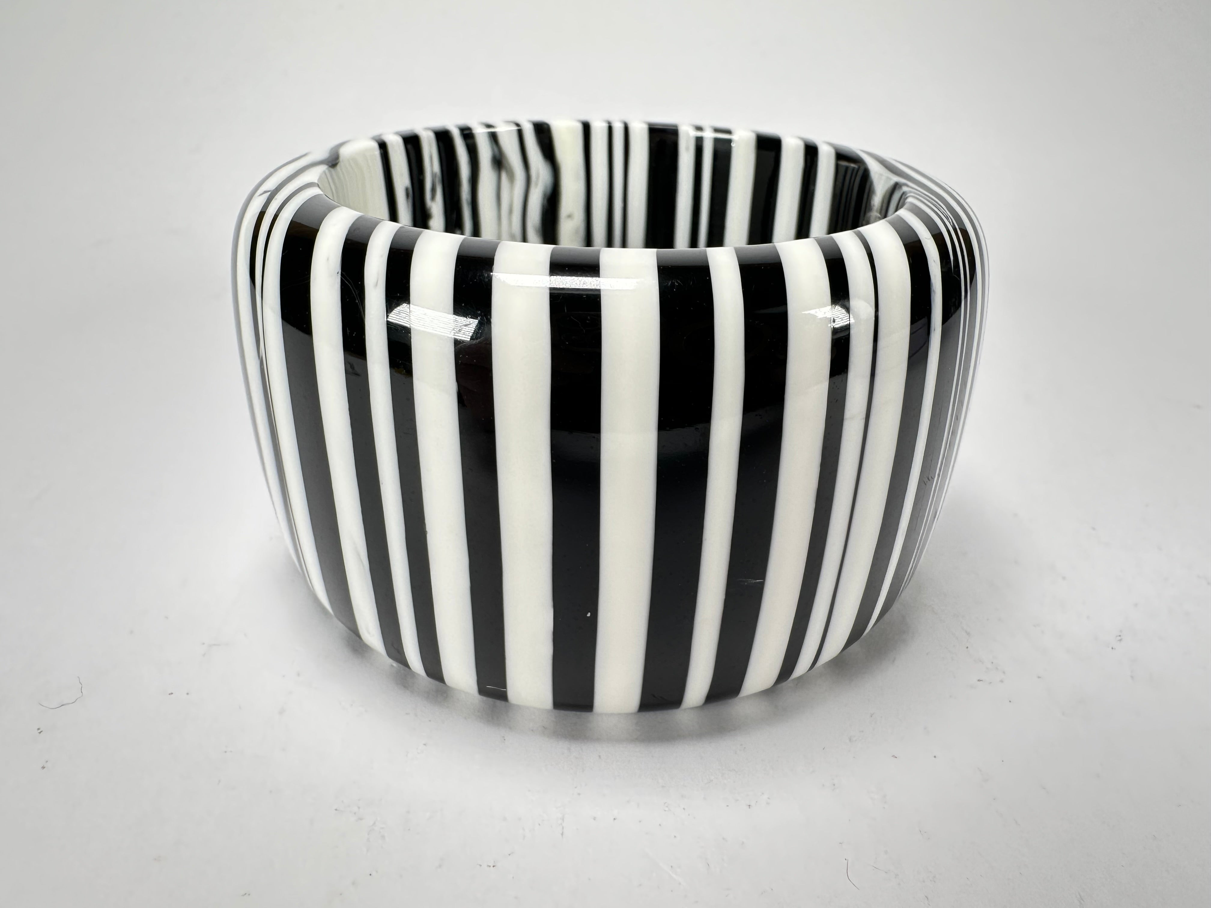 Jackie Brazil "Cat Eye" Liquorice Allsorts Black & White Striped 5cm Resin Bangle ( B2053 )