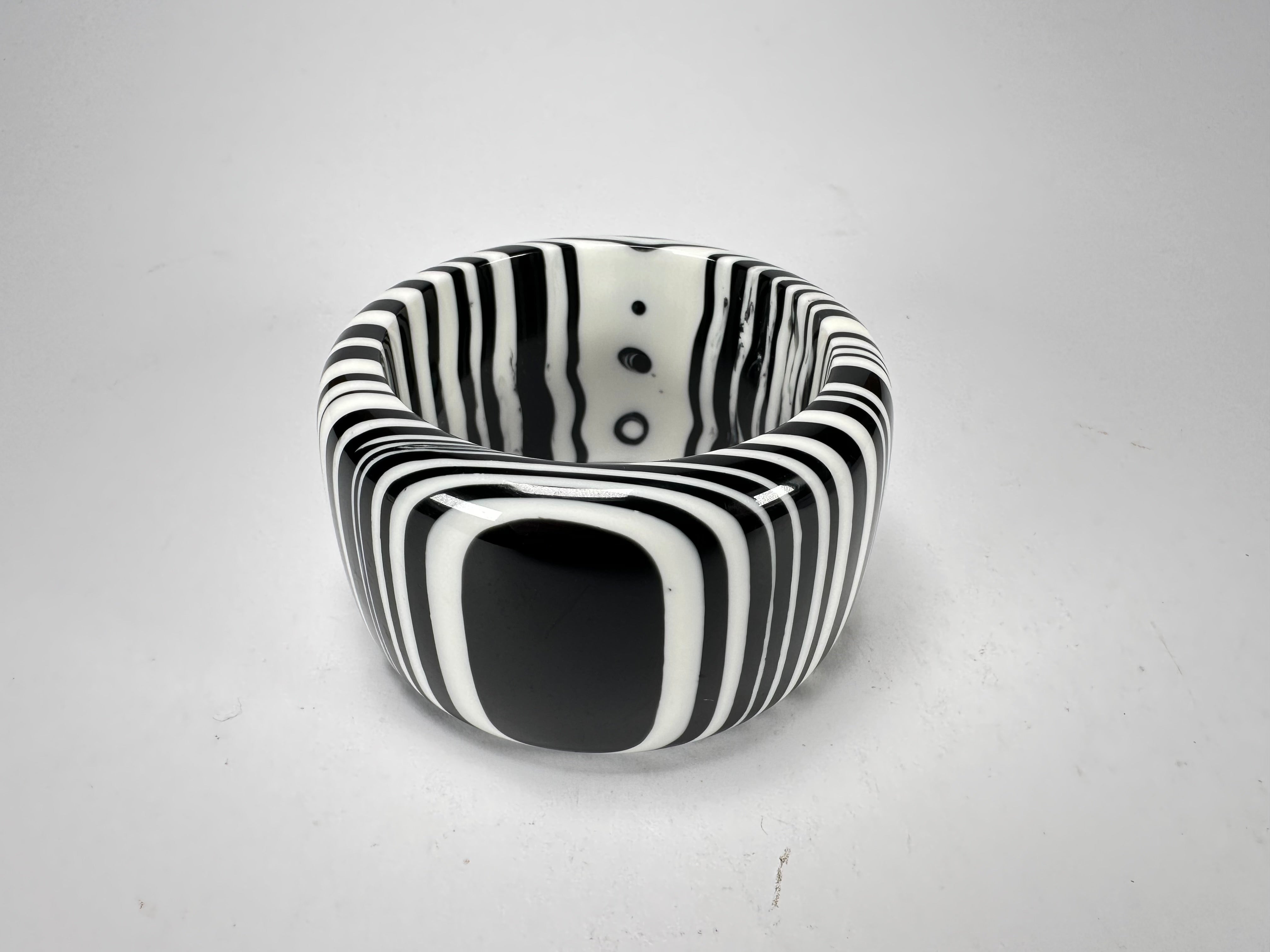 Jackie Brazil "Cat Eye" Liquorice Allsorts Black & White Striped 5cm Resin Bangle ( B2053 )