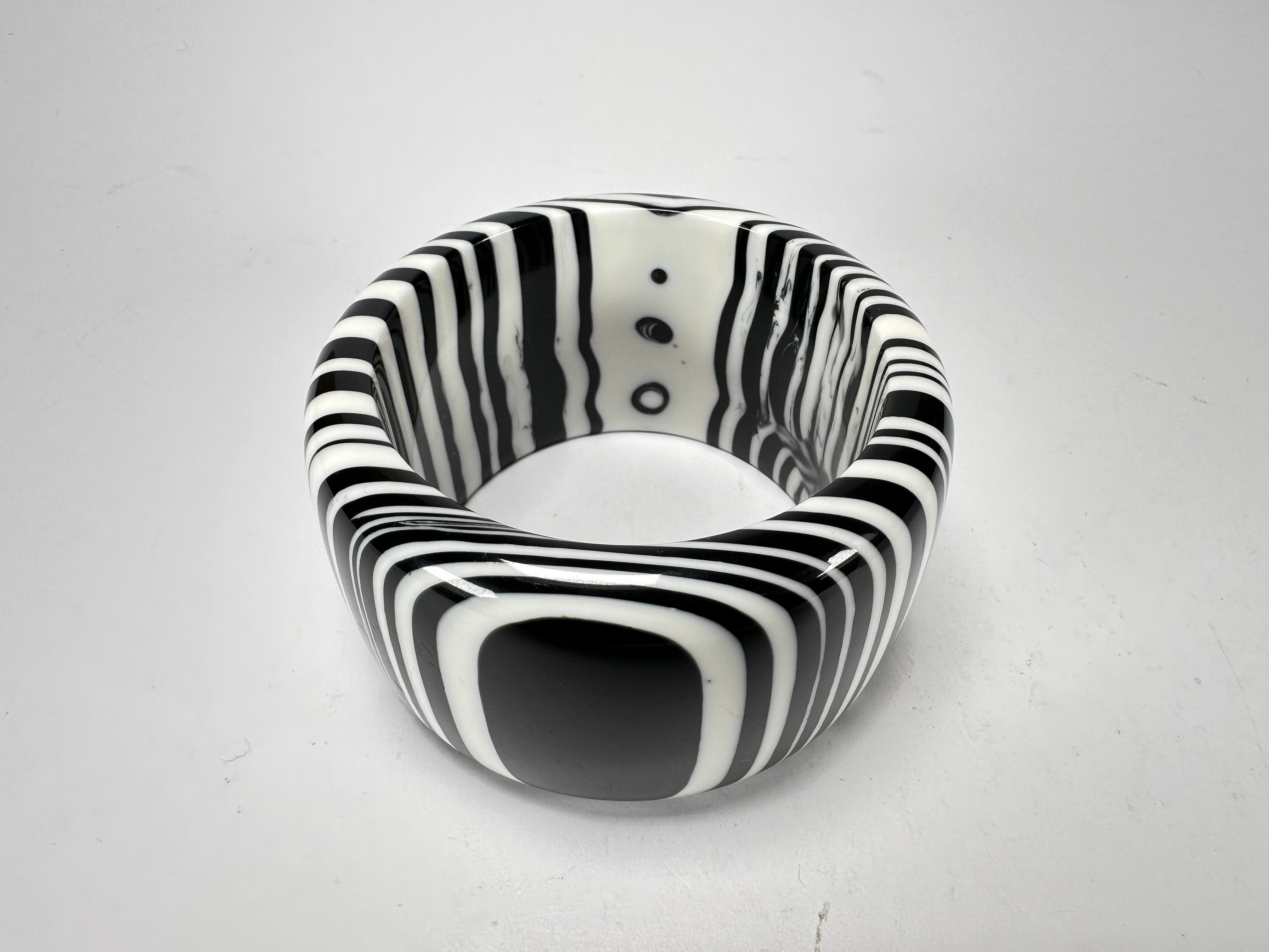 Jackie Brazil "Cat Eye" Liquorice Allsorts Black & White Striped 5cm Resin Bangle ( B2053 )