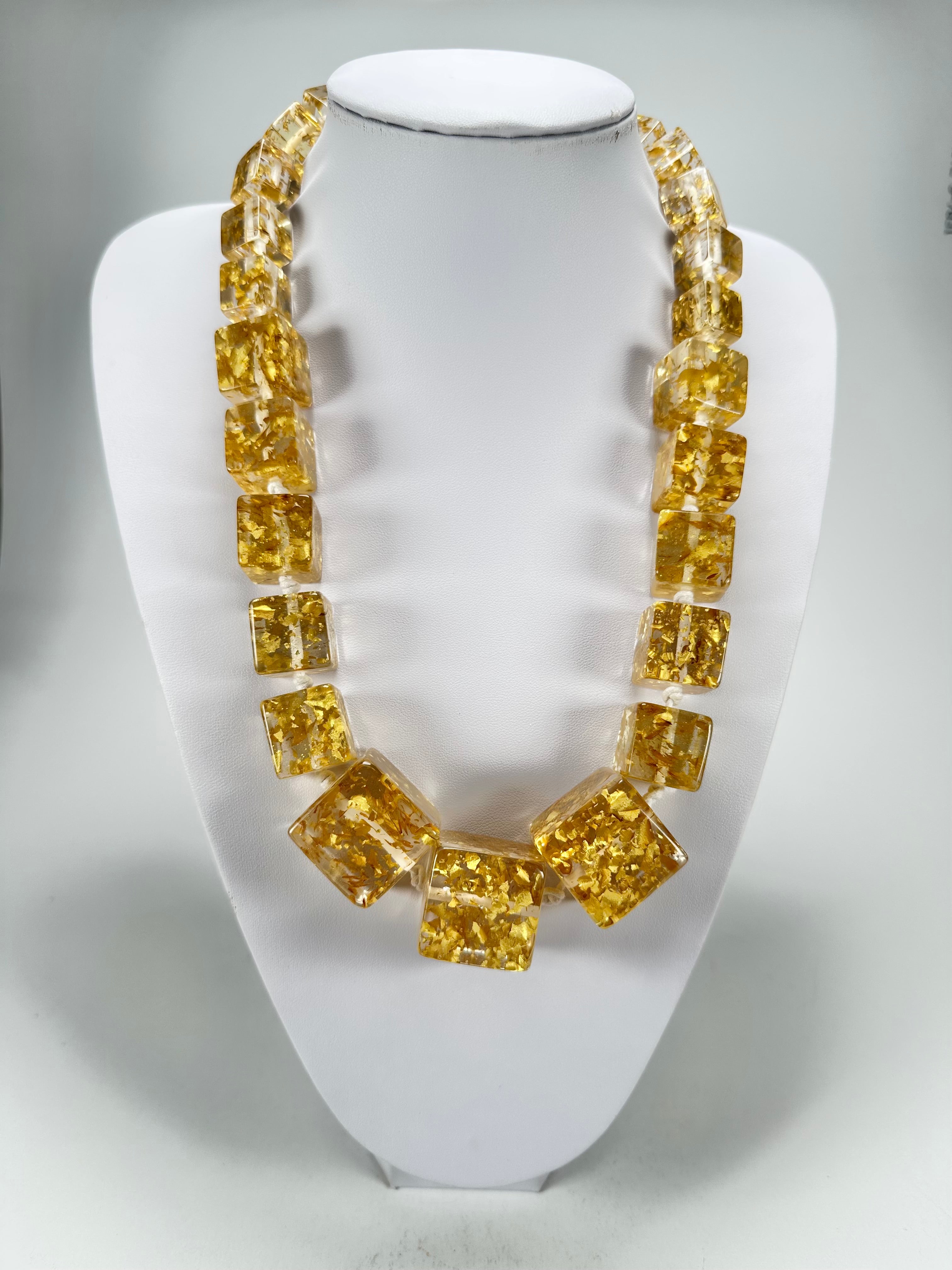 Jackie Brazil "Gold Flakes" Mix Size Liquorice Cubes Resin Necklace ( N3343 )