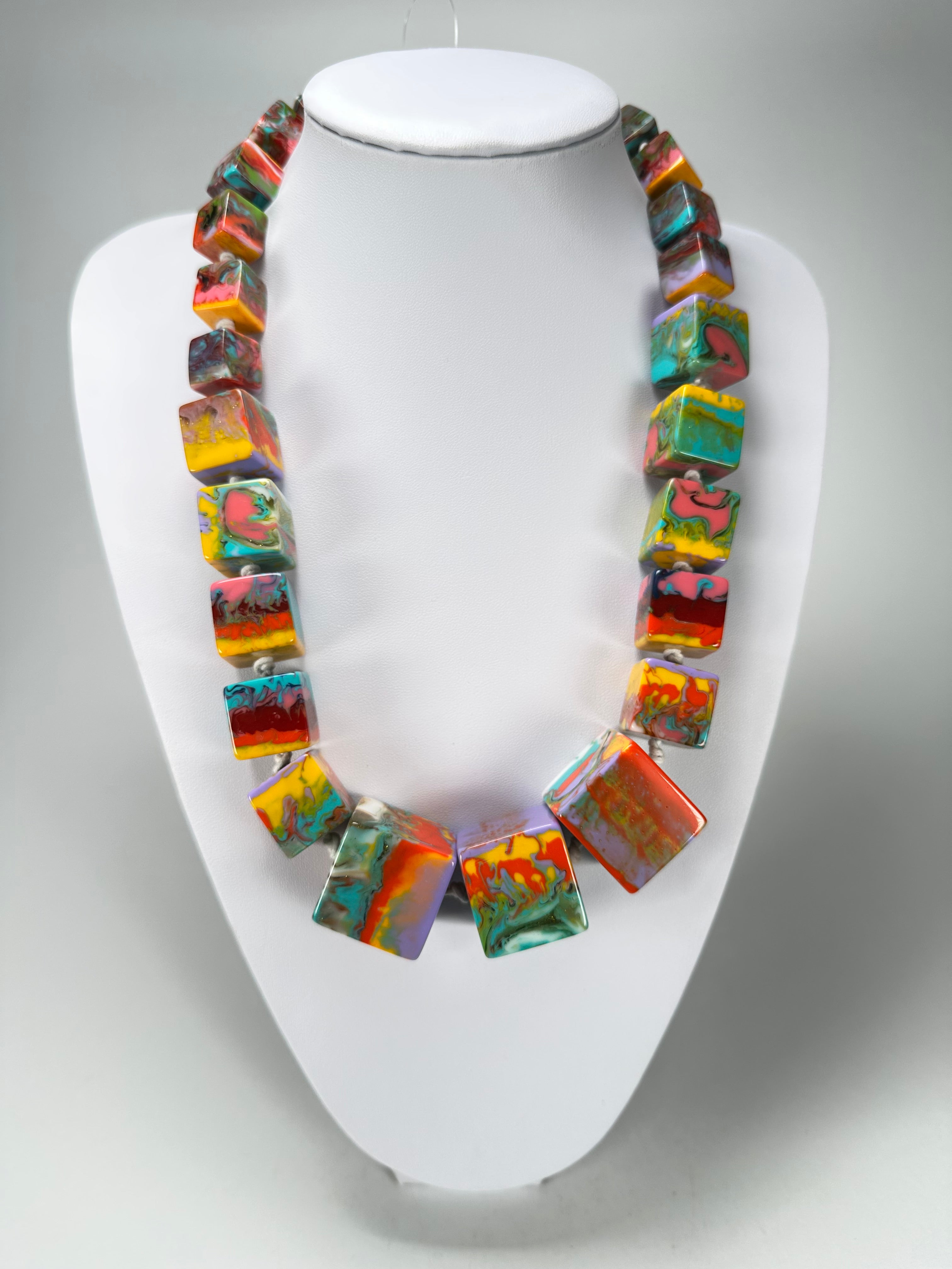 Jackie Brazil "Kandinsky" Mix Size Liquorice Cubes Resin Necklace ( N3343 )