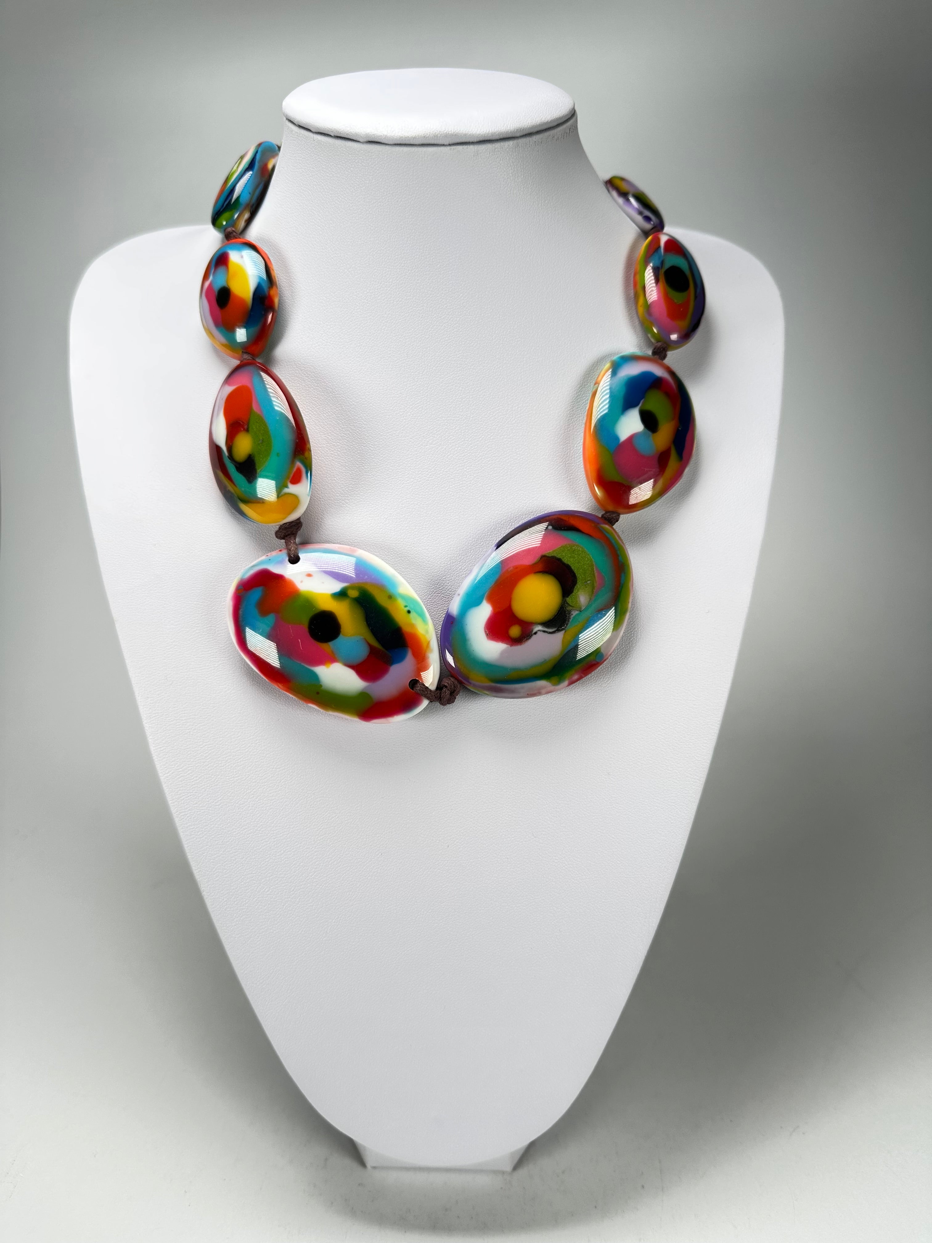 Jackie Brazil "Kandinsky" Short Flat Riverstones 50cm Necklace ( N3616 )