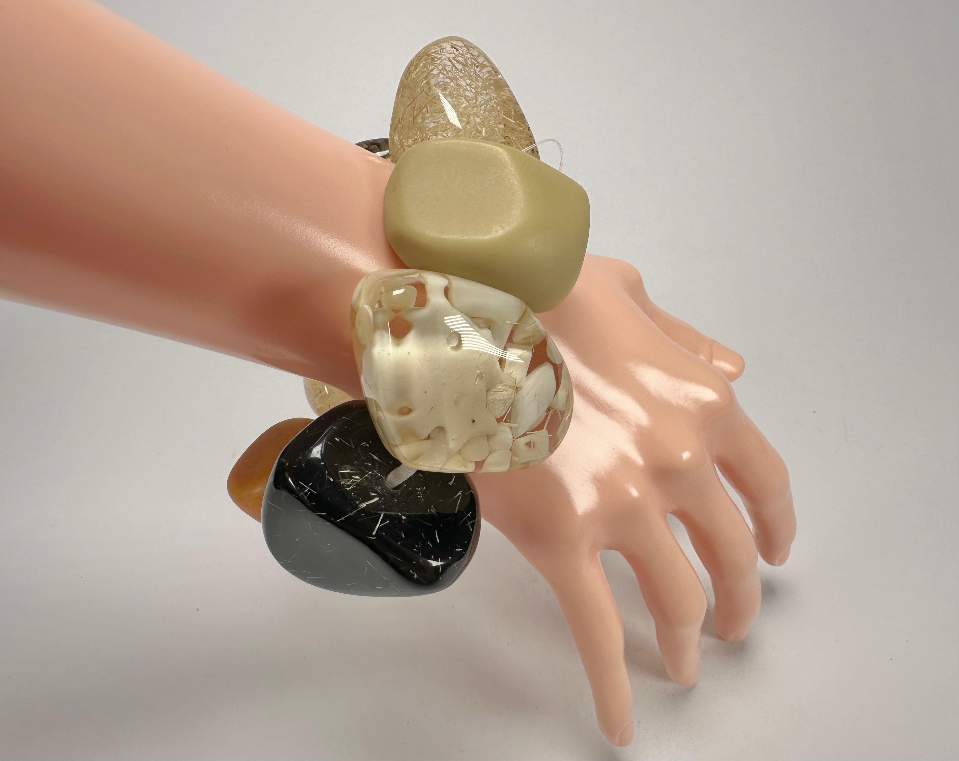 Jackie Brazil "Cusco" Seasons Mix Large Stones Elasticated Bracelet ( B1350 )