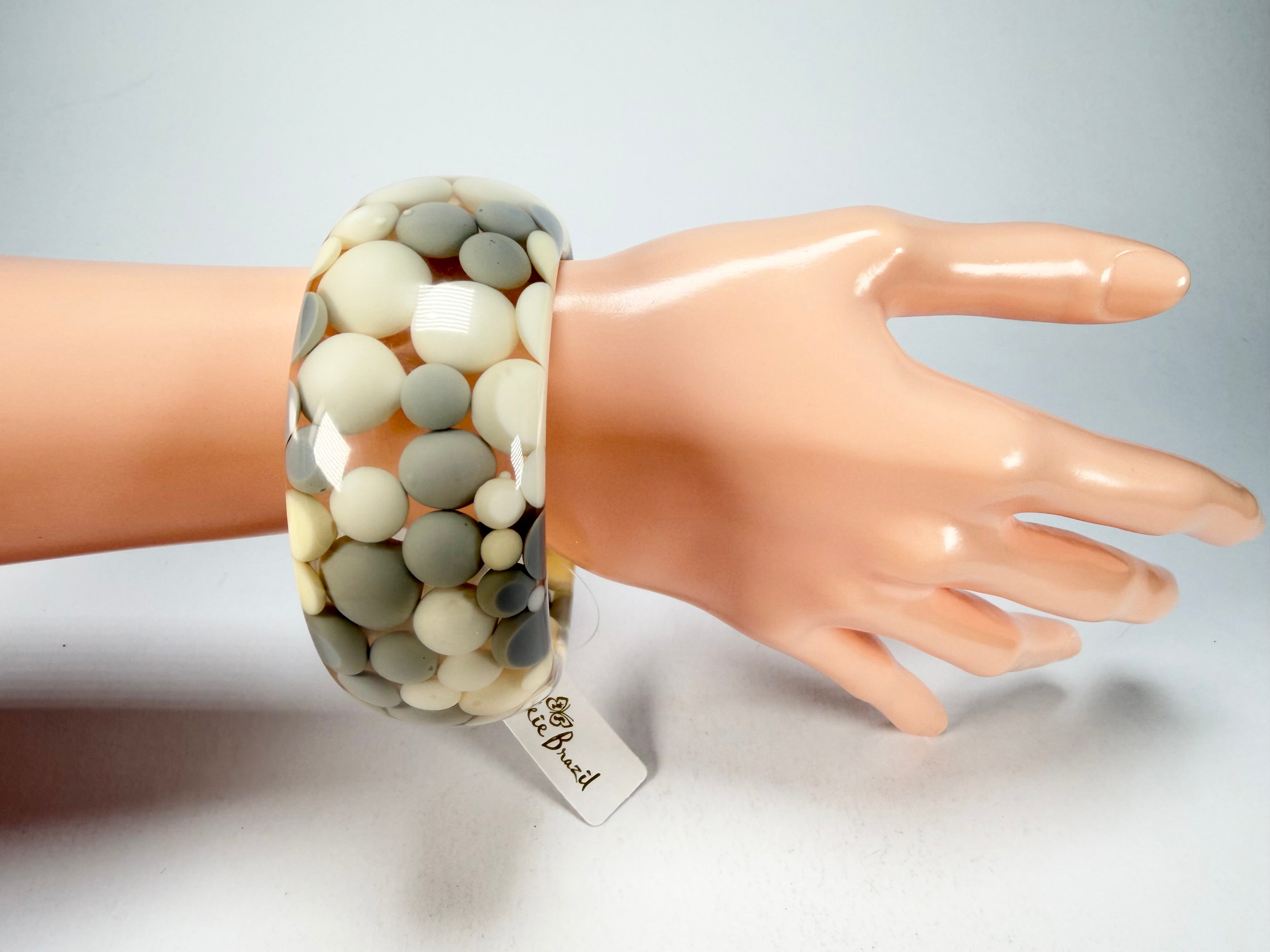 Jackie Brazil "Petit Balls" Cream Mix Spots Solid Round Resin 3.4cm Bangle ( B2520 )
