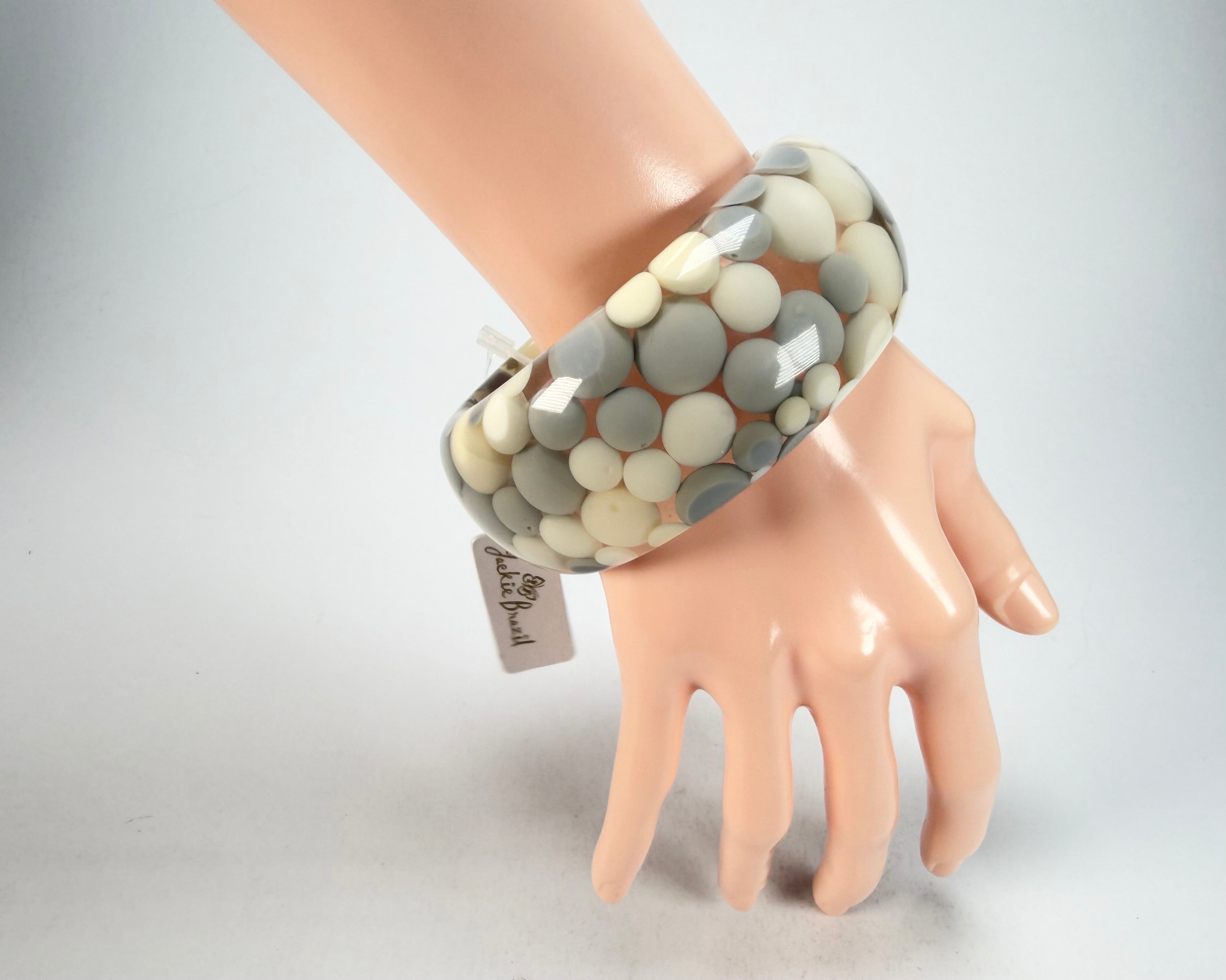 Jackie Brazil "Petit Balls" Cream Mix Spots Solid Round Resin 3.4cm Bangle ( B2520 )