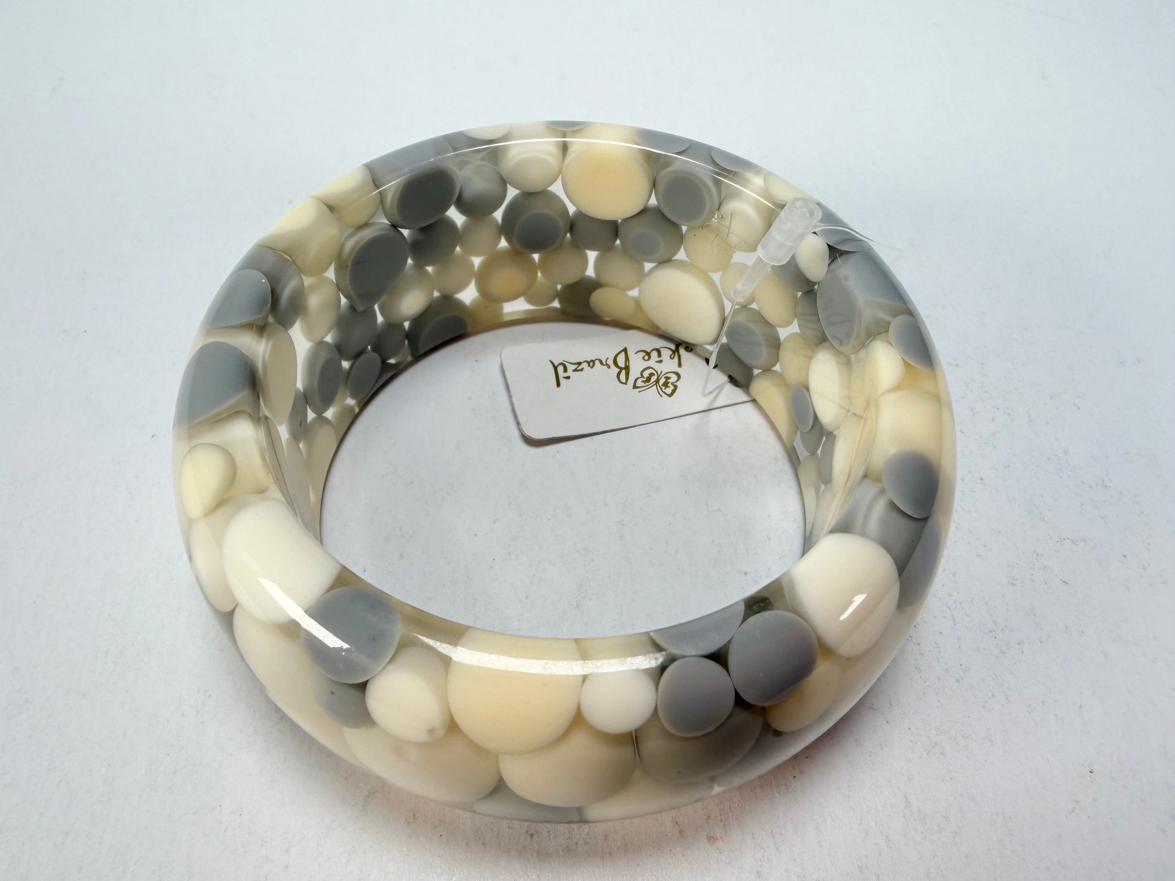 Jackie Brazil "Petit Balls" Cream Mix Spots Solid Round Resin 3.4cm Bangle ( B2520 )