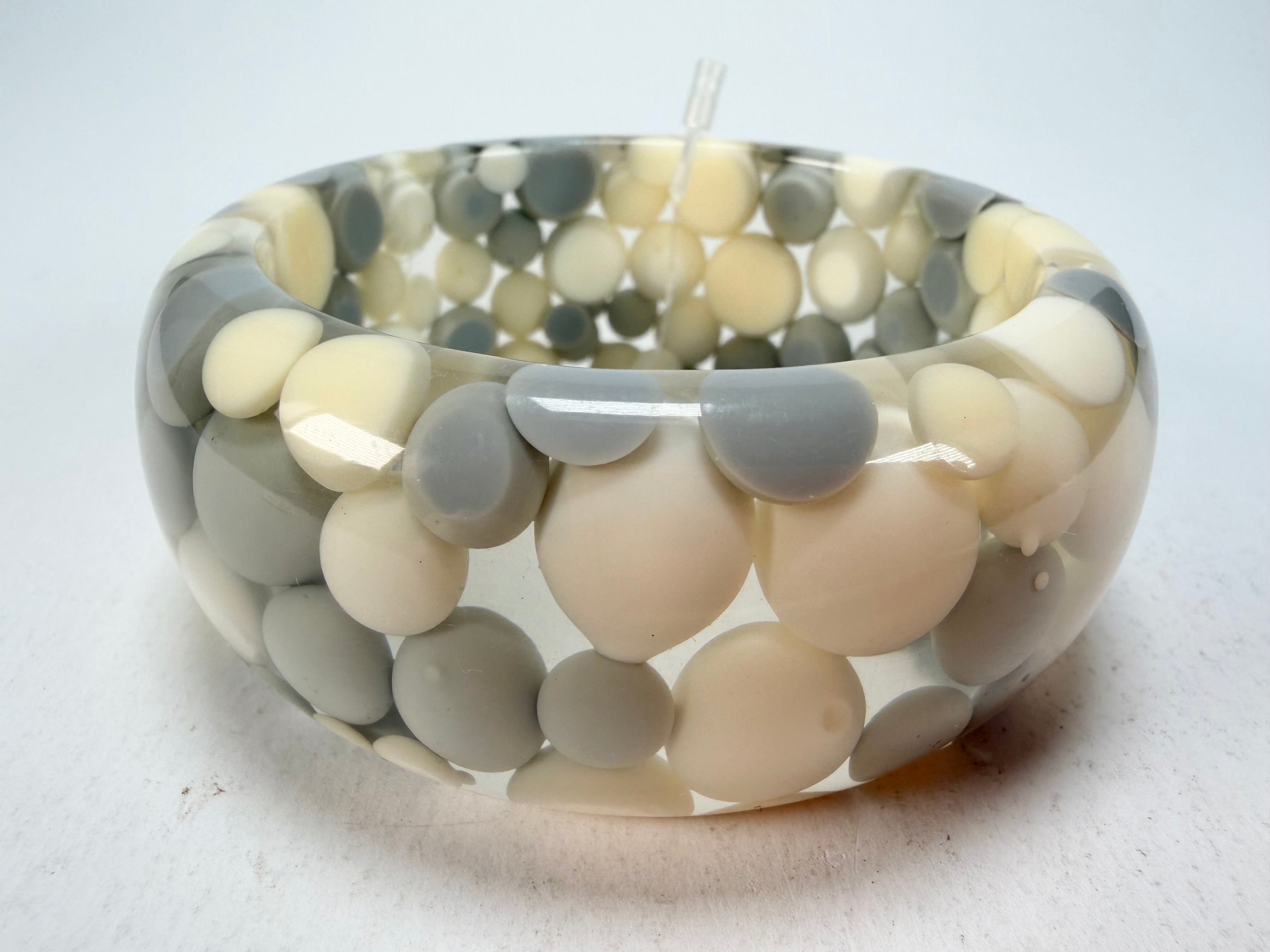 Jackie Brazil "Petit Balls" Cream Mix Spots Solid Round Resin 3.4cm Bangle ( B2520 )