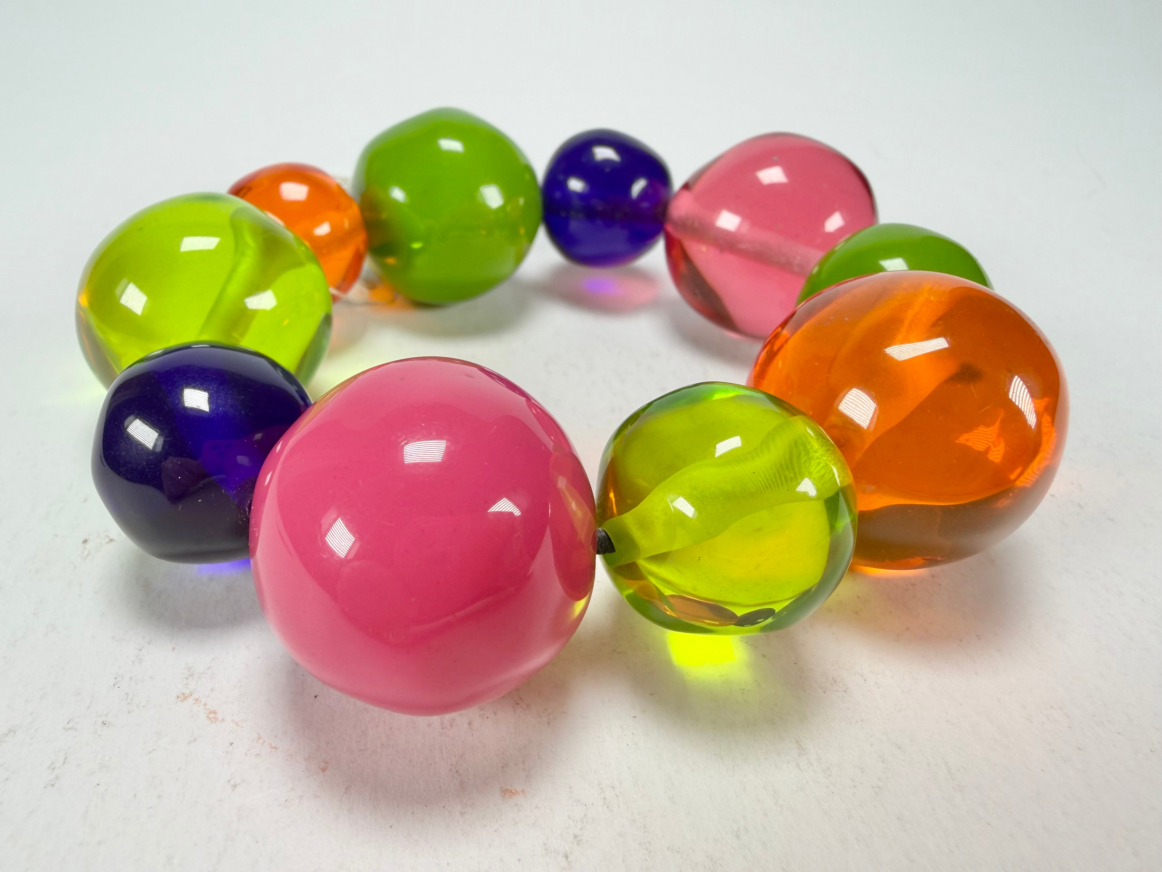 Jackie Brazil "Pebbles On Elastic" Transparent Summer Mix Resin Bracelet ( B2693 )