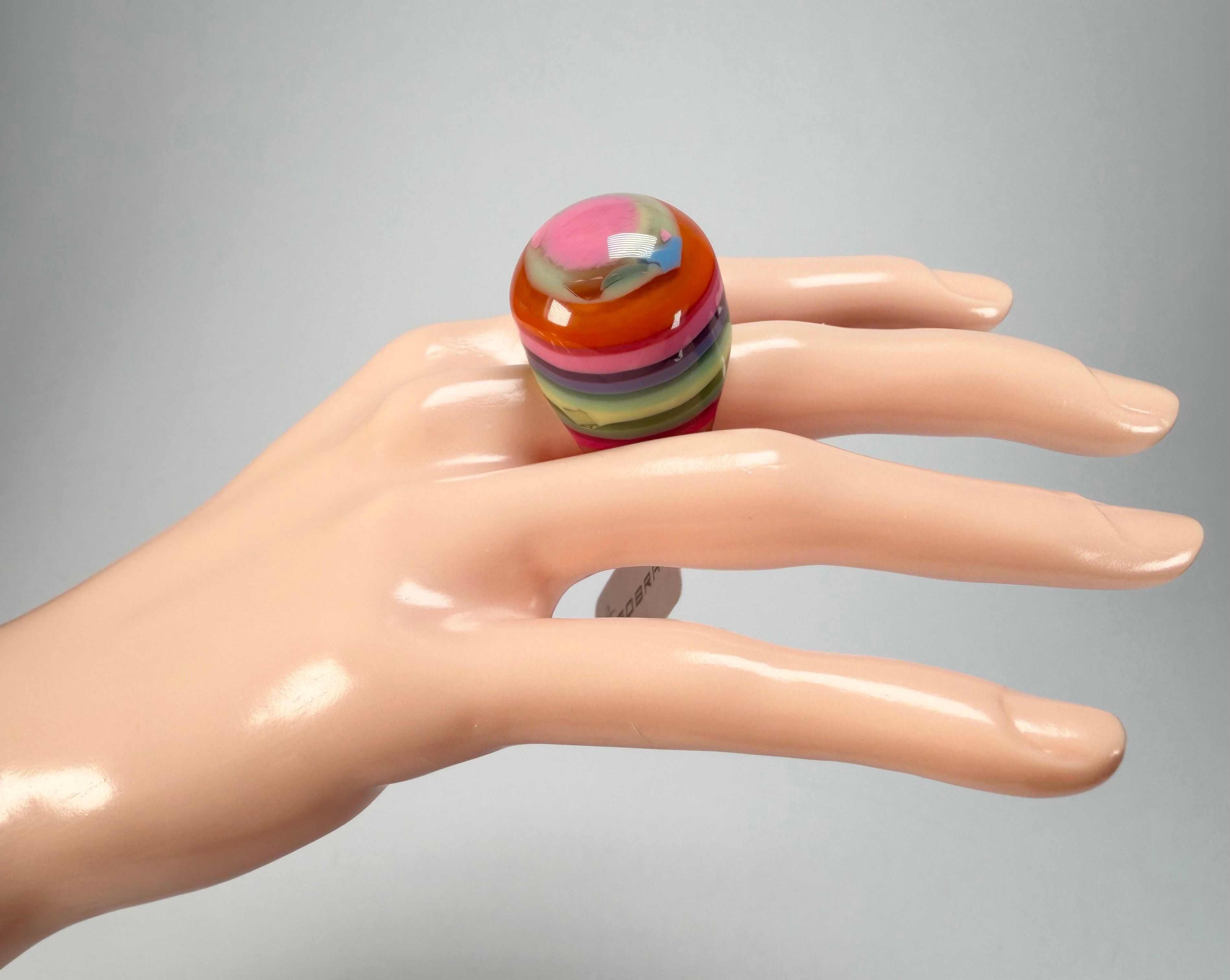 Jackie Brazil "Cat Eye" Liquorice Spring Mix Large Domed Resin Ring ( R1159 ) UK P / USA 8