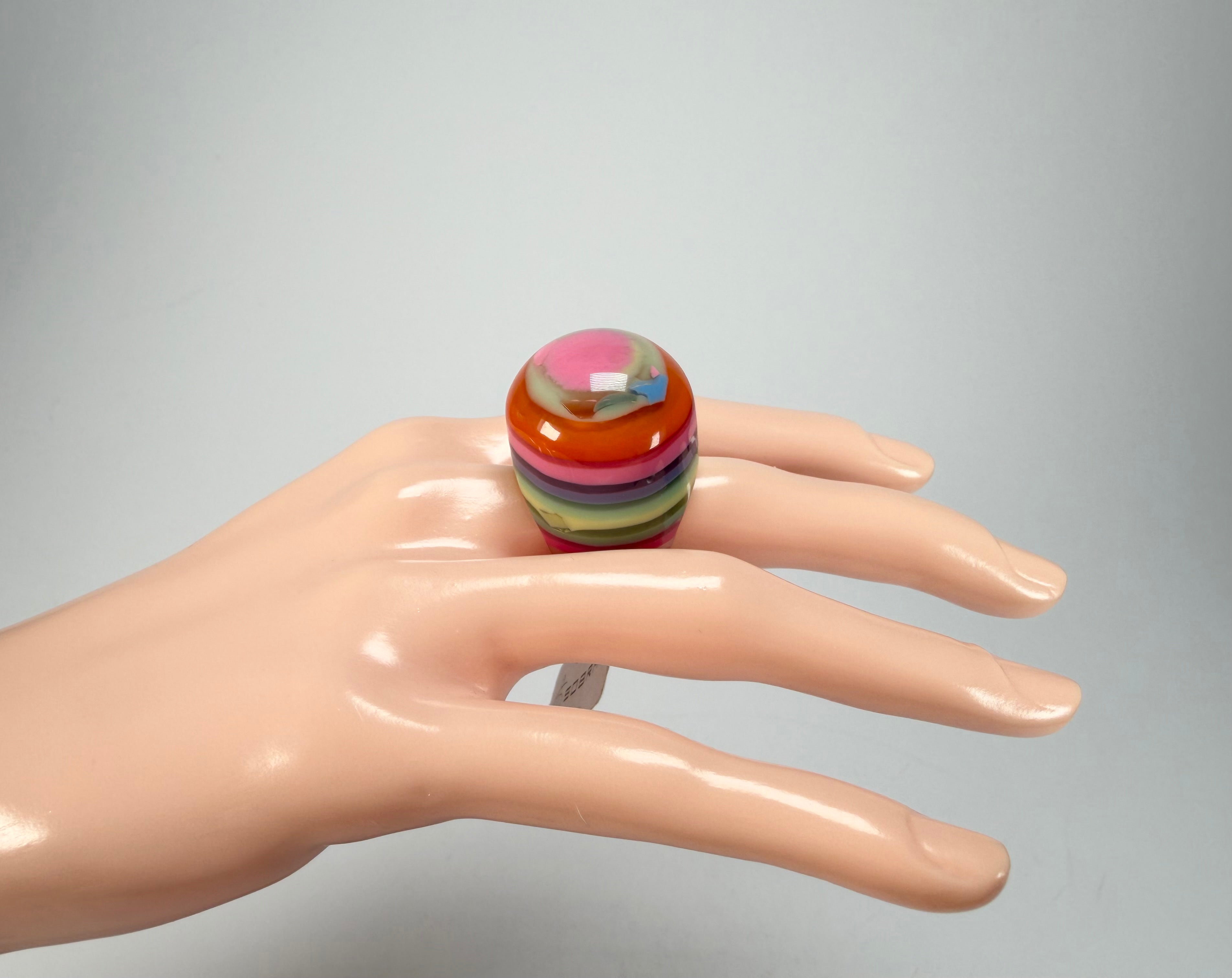 Jackie Brazil "Cat Eye" Liquorice Spring Mix Large Domed Resin Ring ( R1159 ) UK P / USA 8