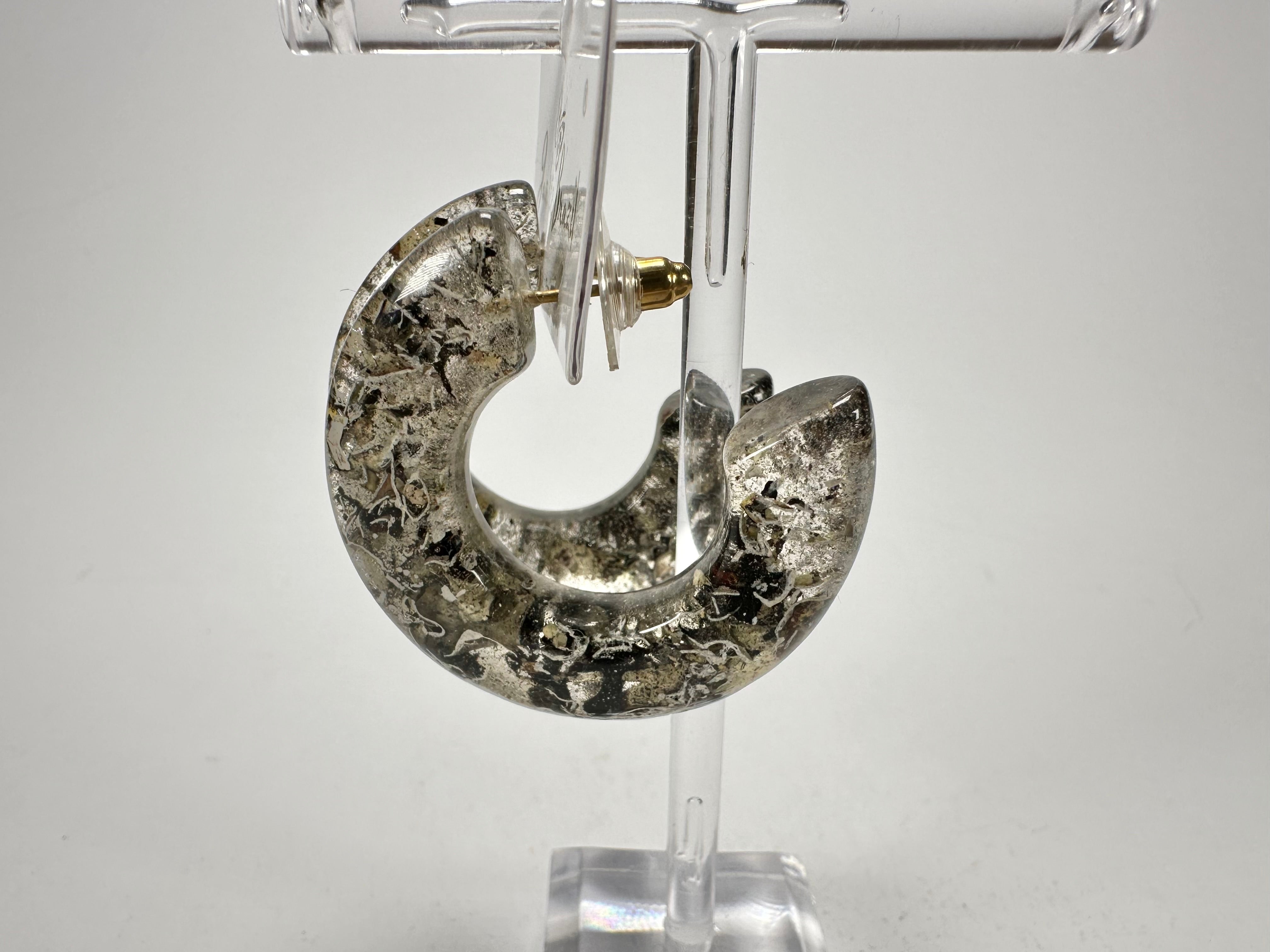 Jackie Brazil "Lucia" Seaweed Thick Half Hoop On Pin Resin Earrings ( E0035 )