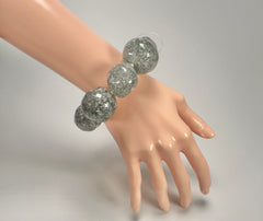 Jackie Brazil "Pebbles On Elastic" Silver Flakes Resin Bracelet ( B2693 )