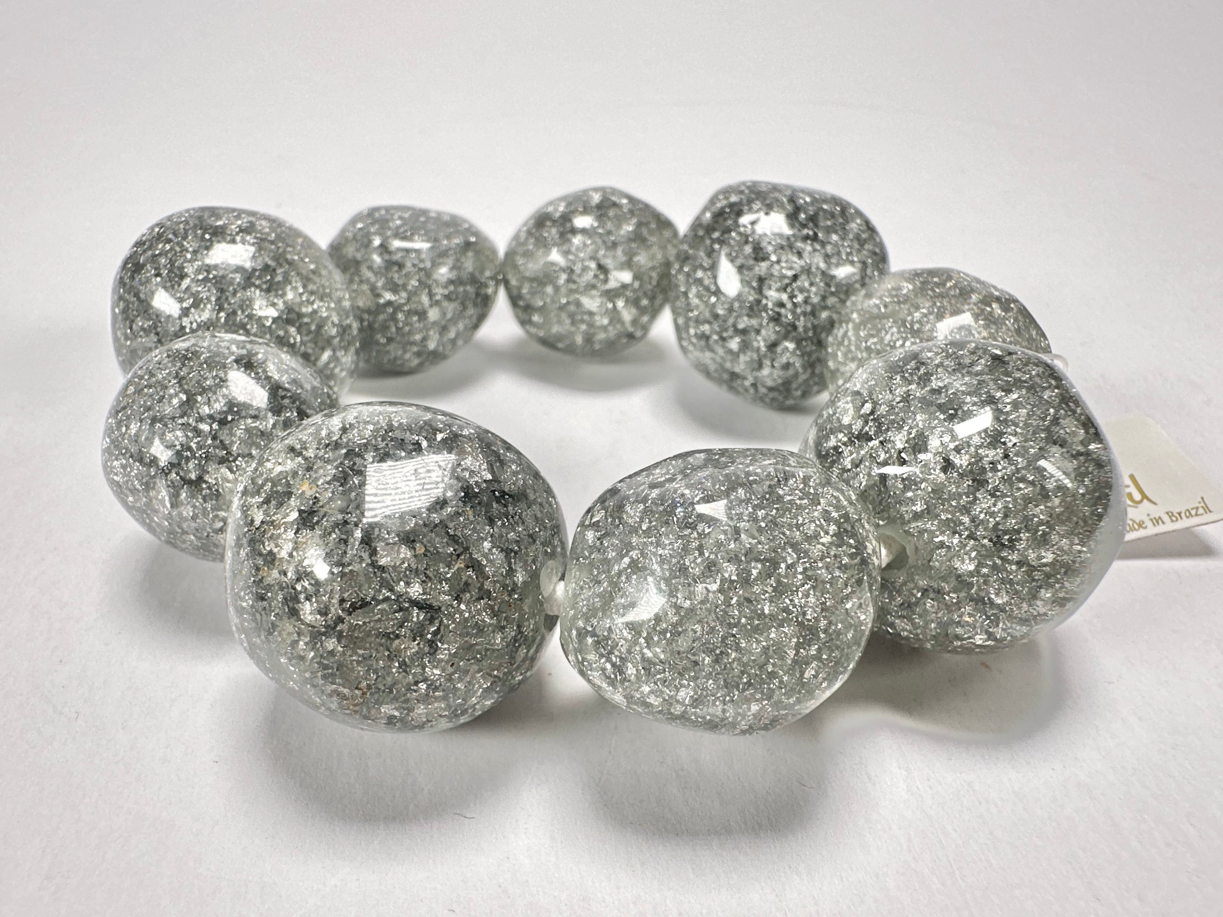 Jackie Brazil "Pebbles On Elastic" Silver Flakes Resin Bracelet ( B2693 )