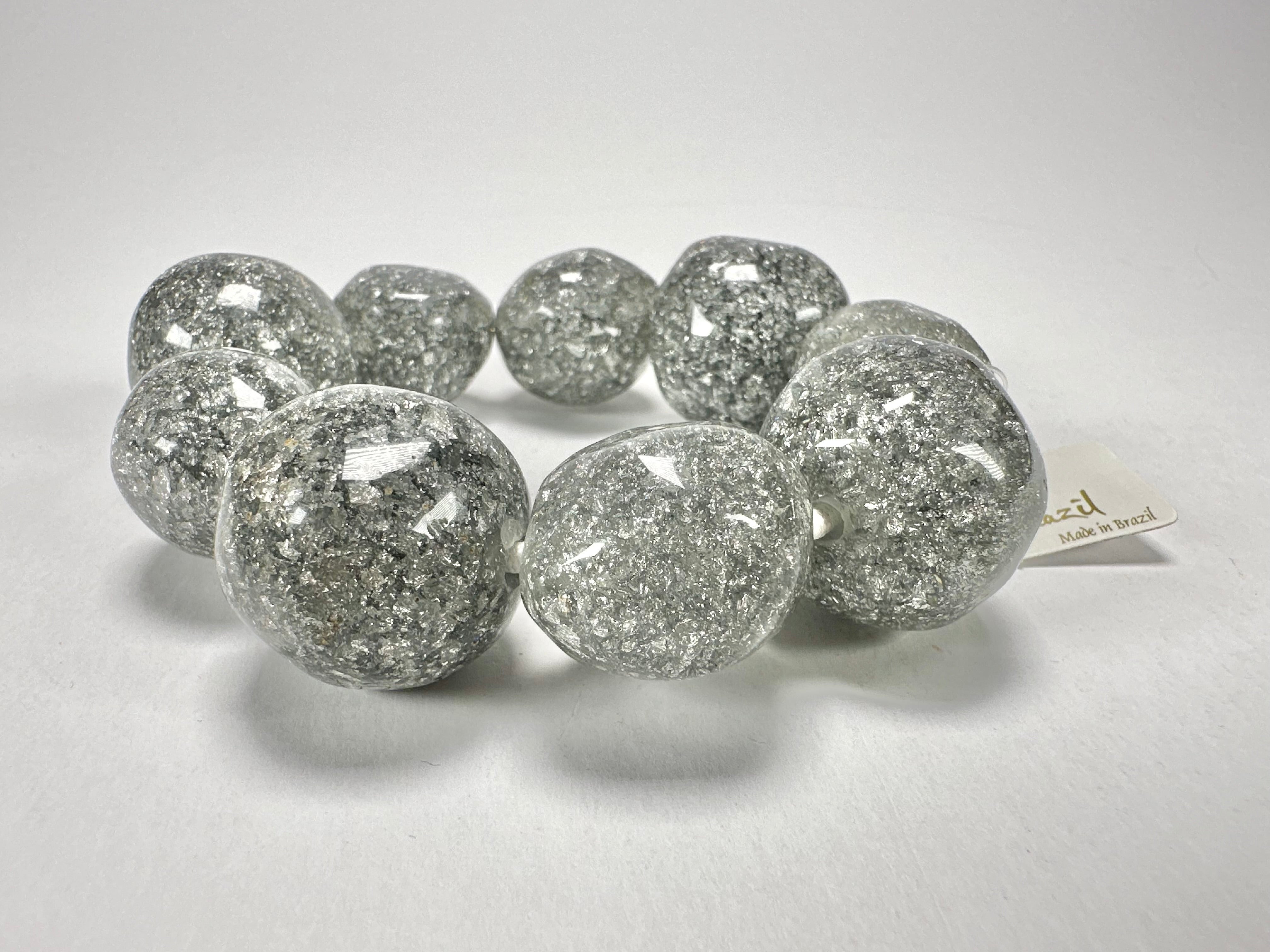Jackie Brazil "Pebbles On Elastic" Silver Flakes Resin Bracelet ( B2693 )