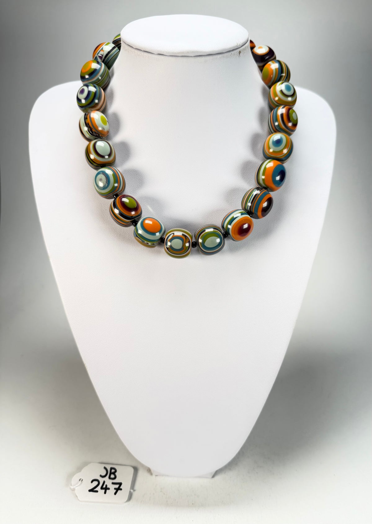 Jackie Brazil "Cat Eyes" Winter Mix Liquorice Balls Resin Necklace 50cm ( N0894 )