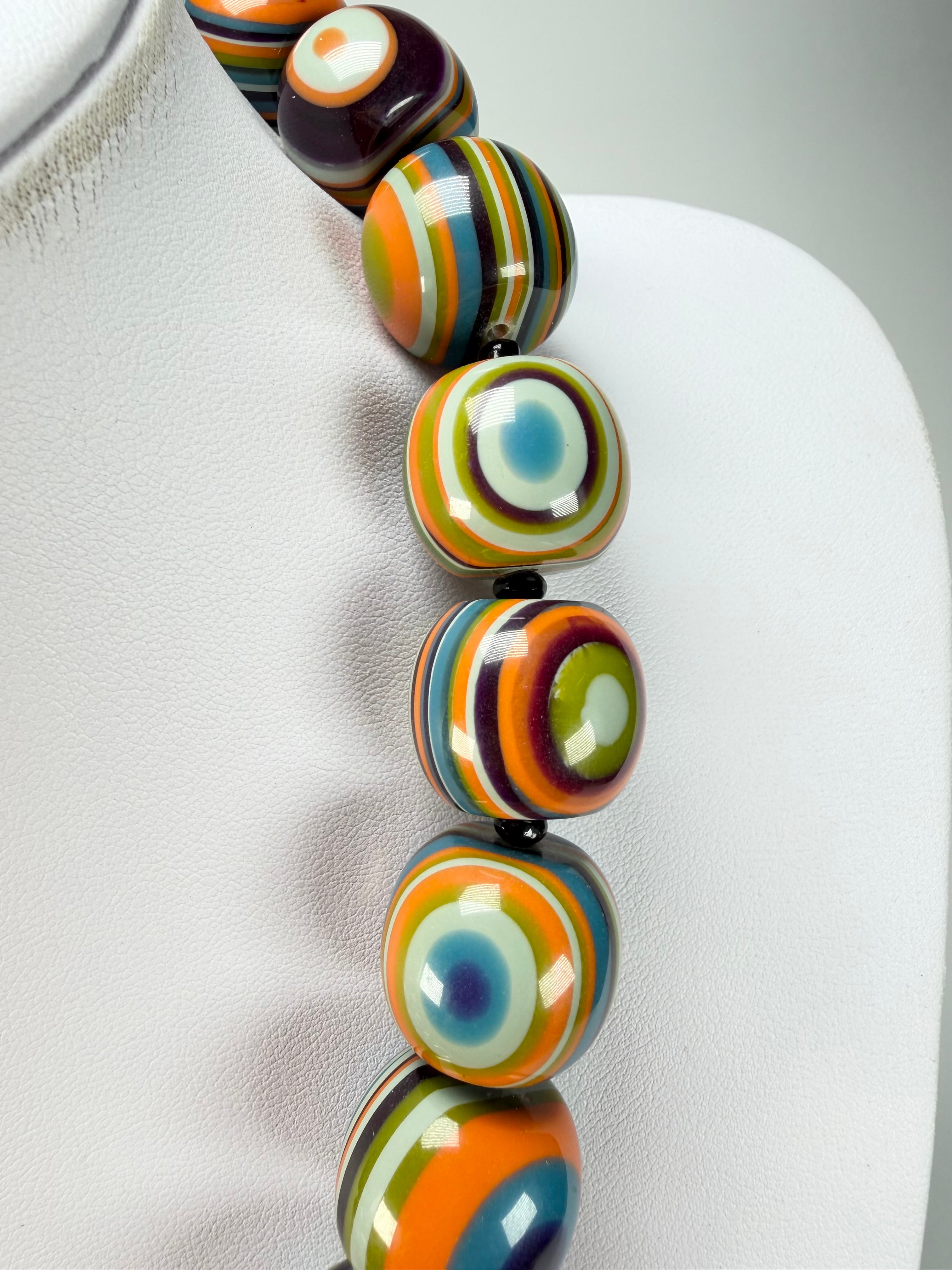 Jackie Brazil "Cat Eyes" Winter Mix Liquorice Balls Resin Necklace 50cm ( N0894 )