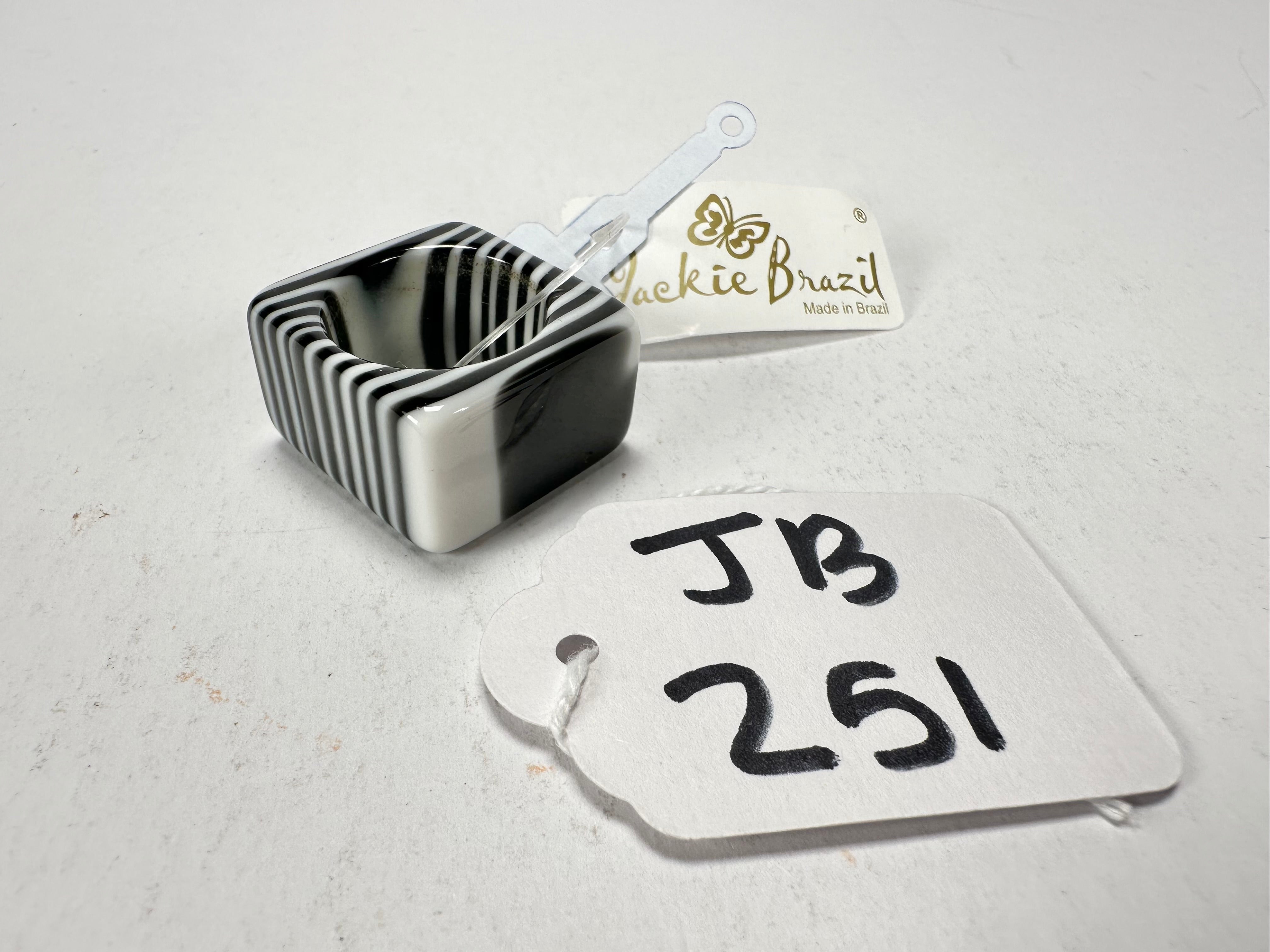 Jackie Brazil "Tiger Stripe" Pop Liquorice Black & White Striped Square Resin Ring ( R1983 ) Size UK O / USA 7