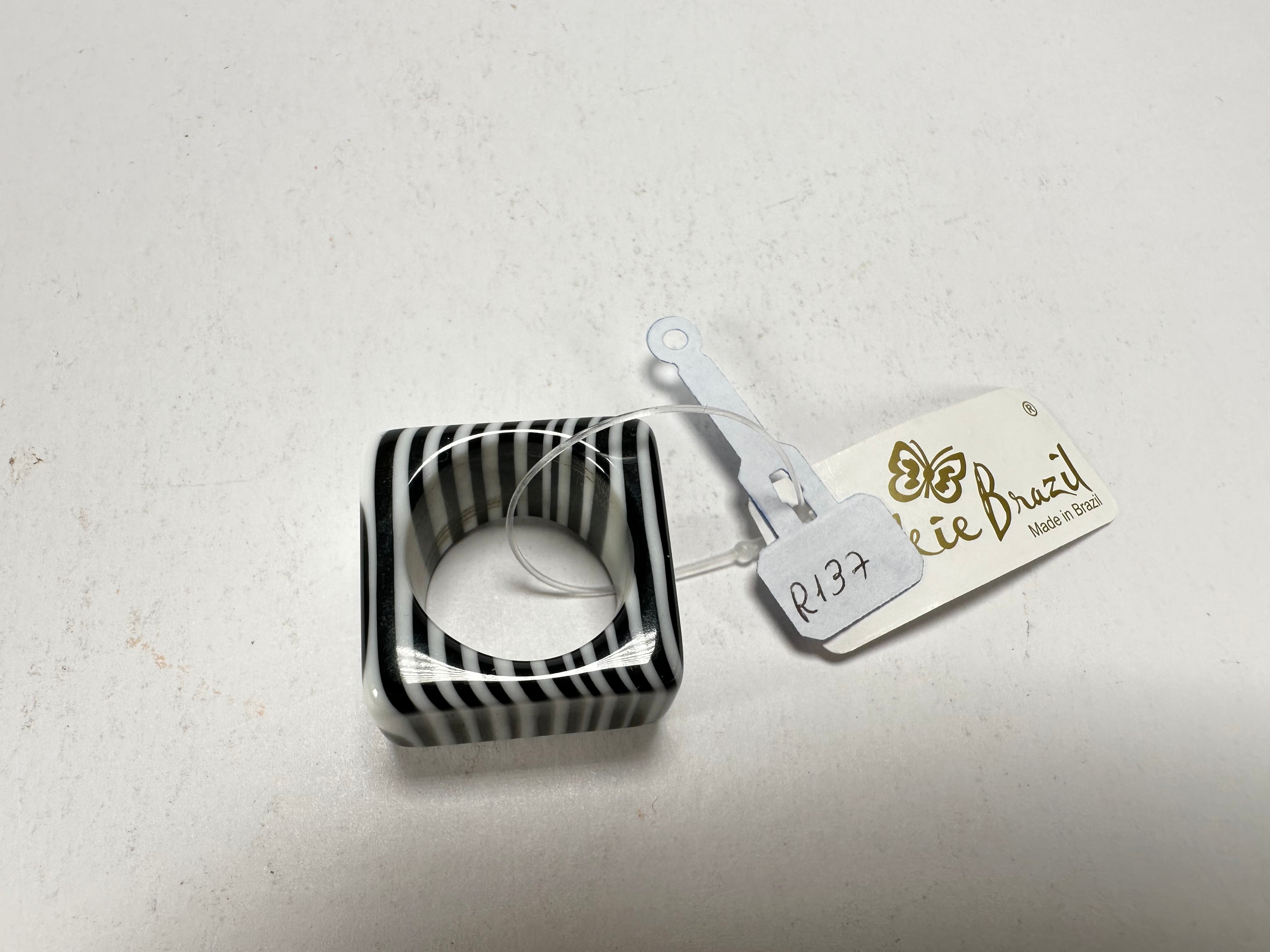 Jackie Brazil "Tiger Stripe" Pop Liquorice Black & White Striped Square Resin Ring ( R1983 ) Size UK O / USA 7