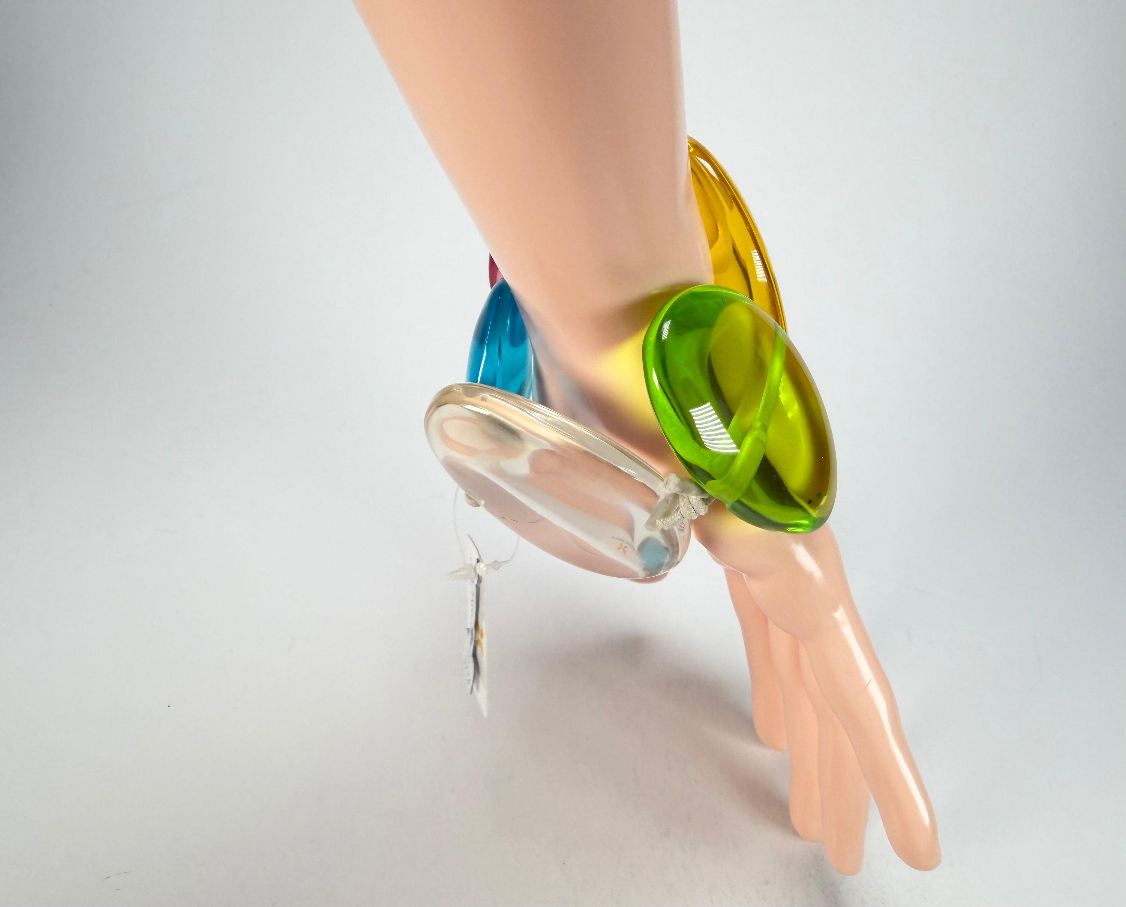 Jackie Brazil "Riverstones" Transparent Summer Mix Stone Large Flat Stones On Elastic Bracelet ( B3716 )