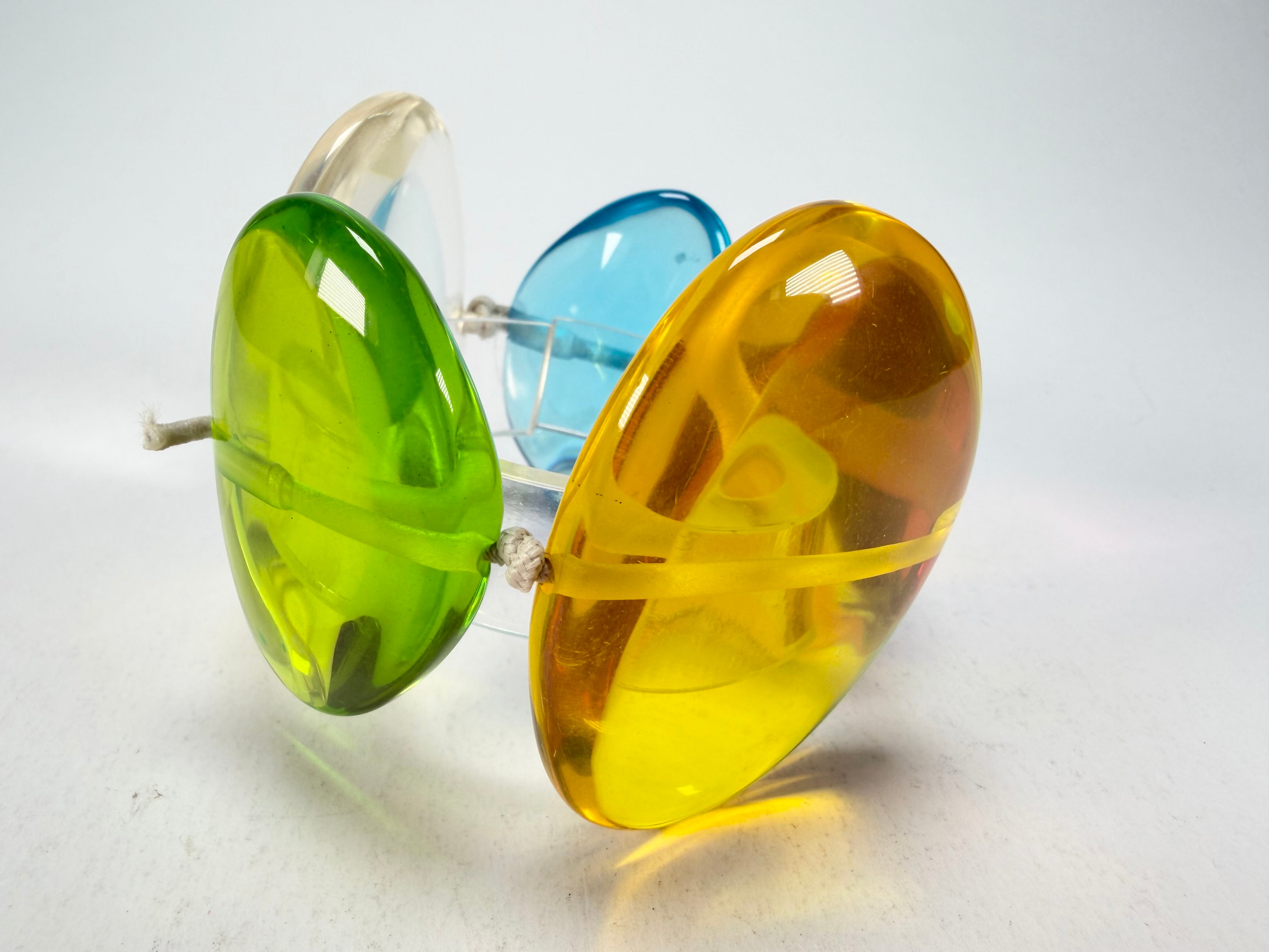 Jackie Brazil "Riverstones" Transparent Summer Mix Stone Large Flat Stones On Elastic Bracelet ( B3716 )