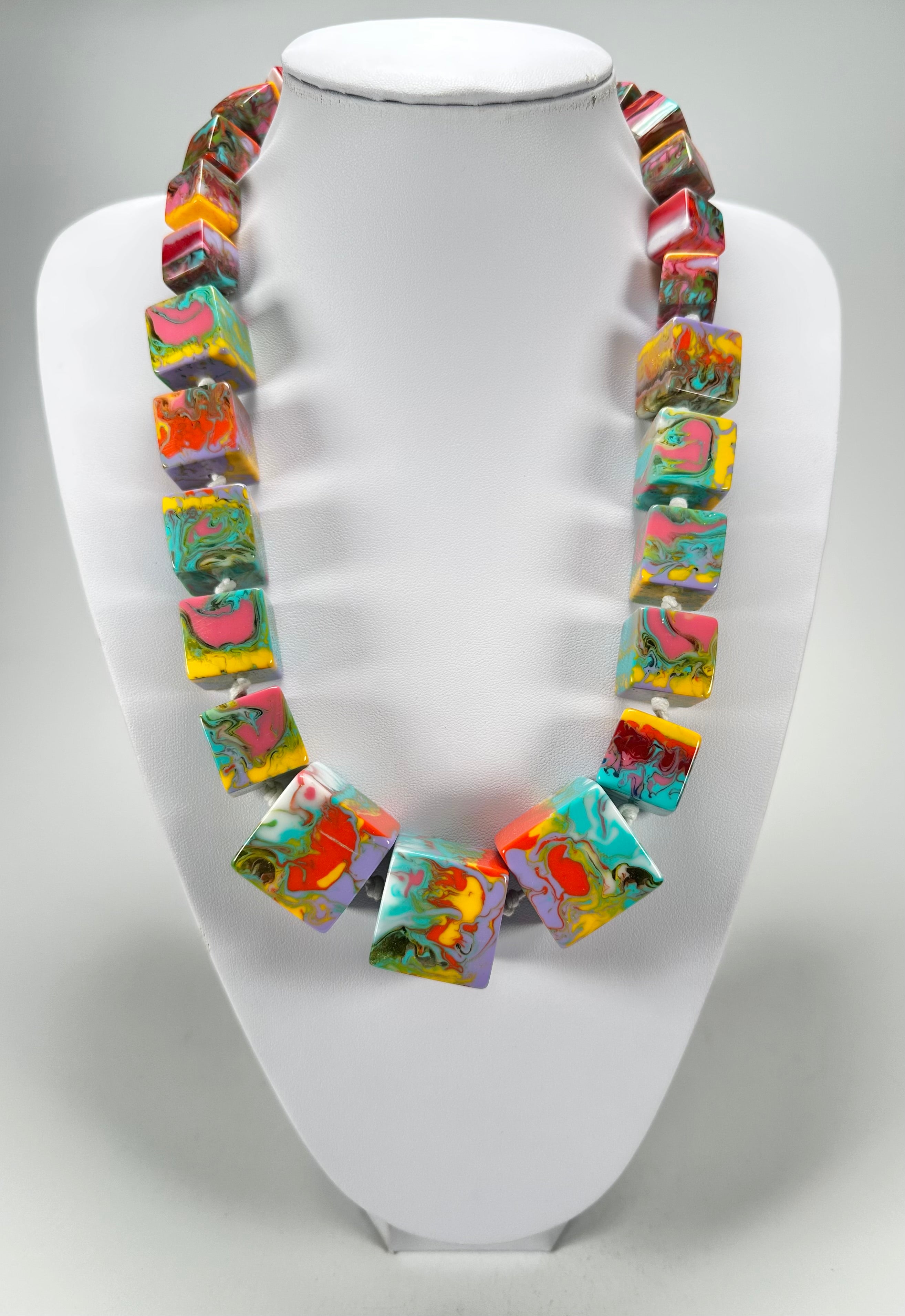 Jackie Brazil "Kandinsky" Mix Size Liquorice Cubes Resin Necklace ( N3343 )