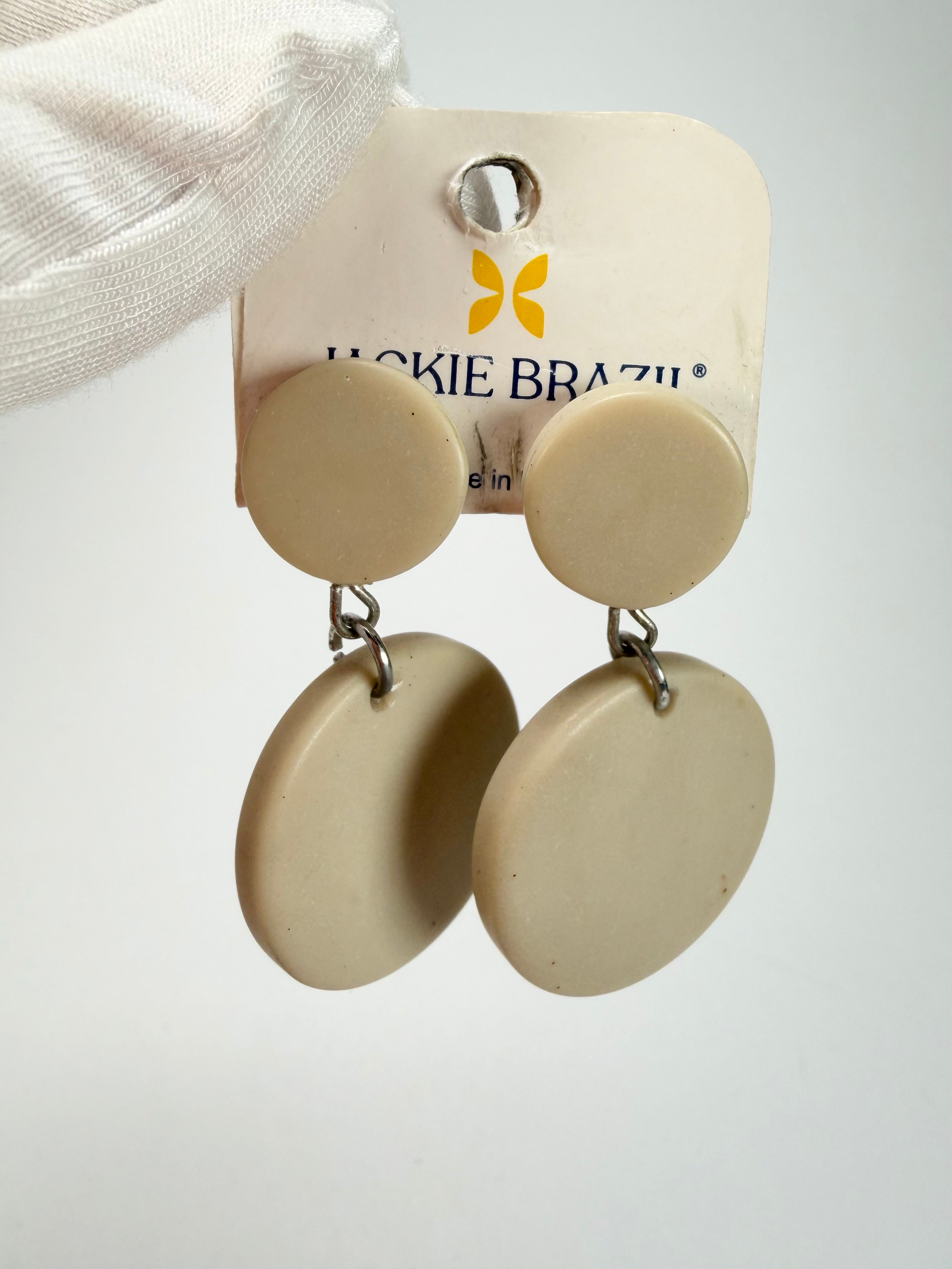 Jackie Brazil "Duo Stud" Natural Disk On Pin Beige Matte Resin Earrings ( E0520 )