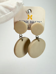 Jackie Brazil "Duo Stud" Natural Disk On Pin Beige Matte Resin Earrings ( E0520 )