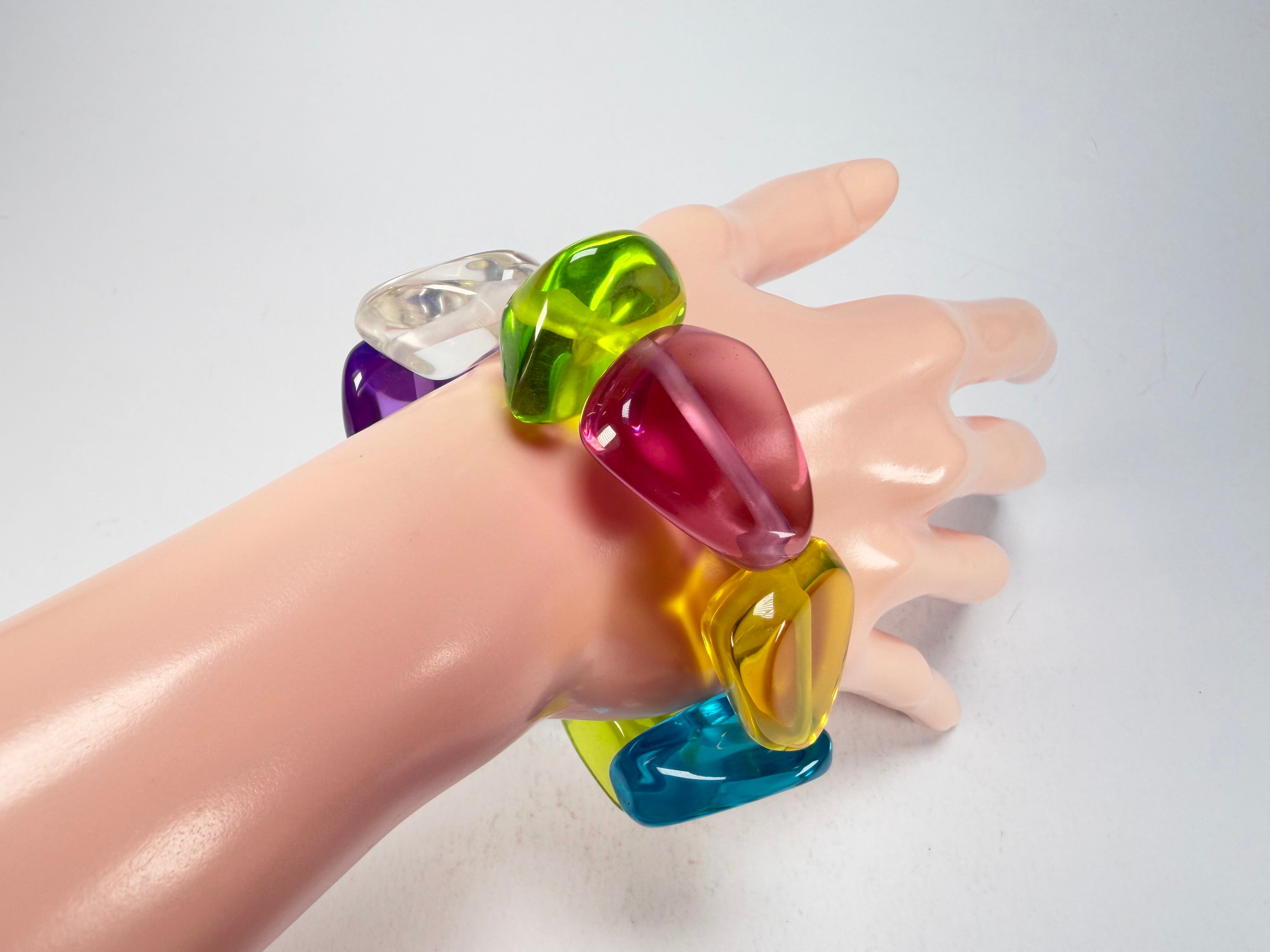 Jackie Brazil "Diamonds" Transparent Summer Mix Flintstone Bone Bracelet ( B0211 )