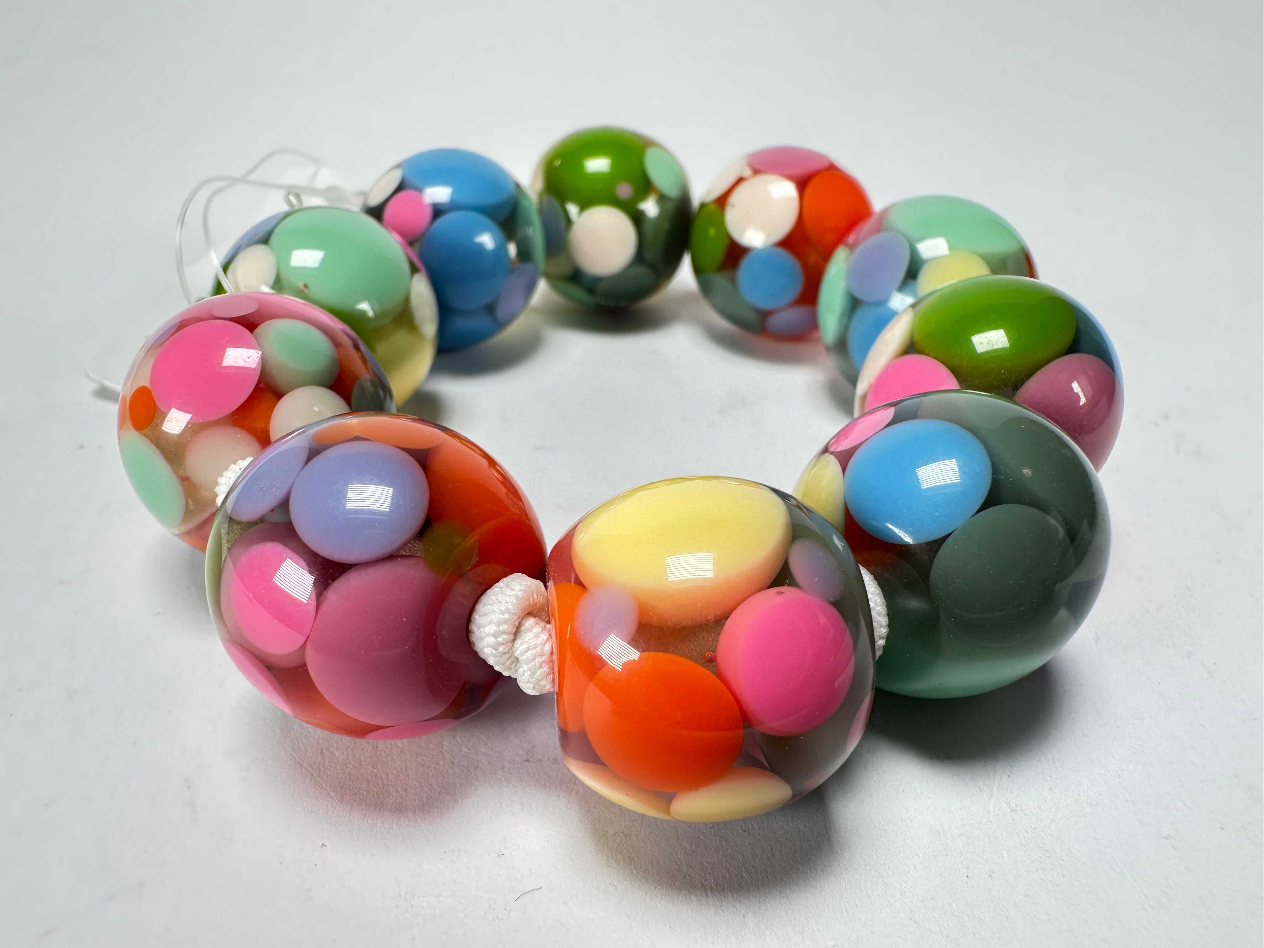 Jackie Brazil "Spots" Spotted Balls On Elastic Resin Bracelet ( B1470 )