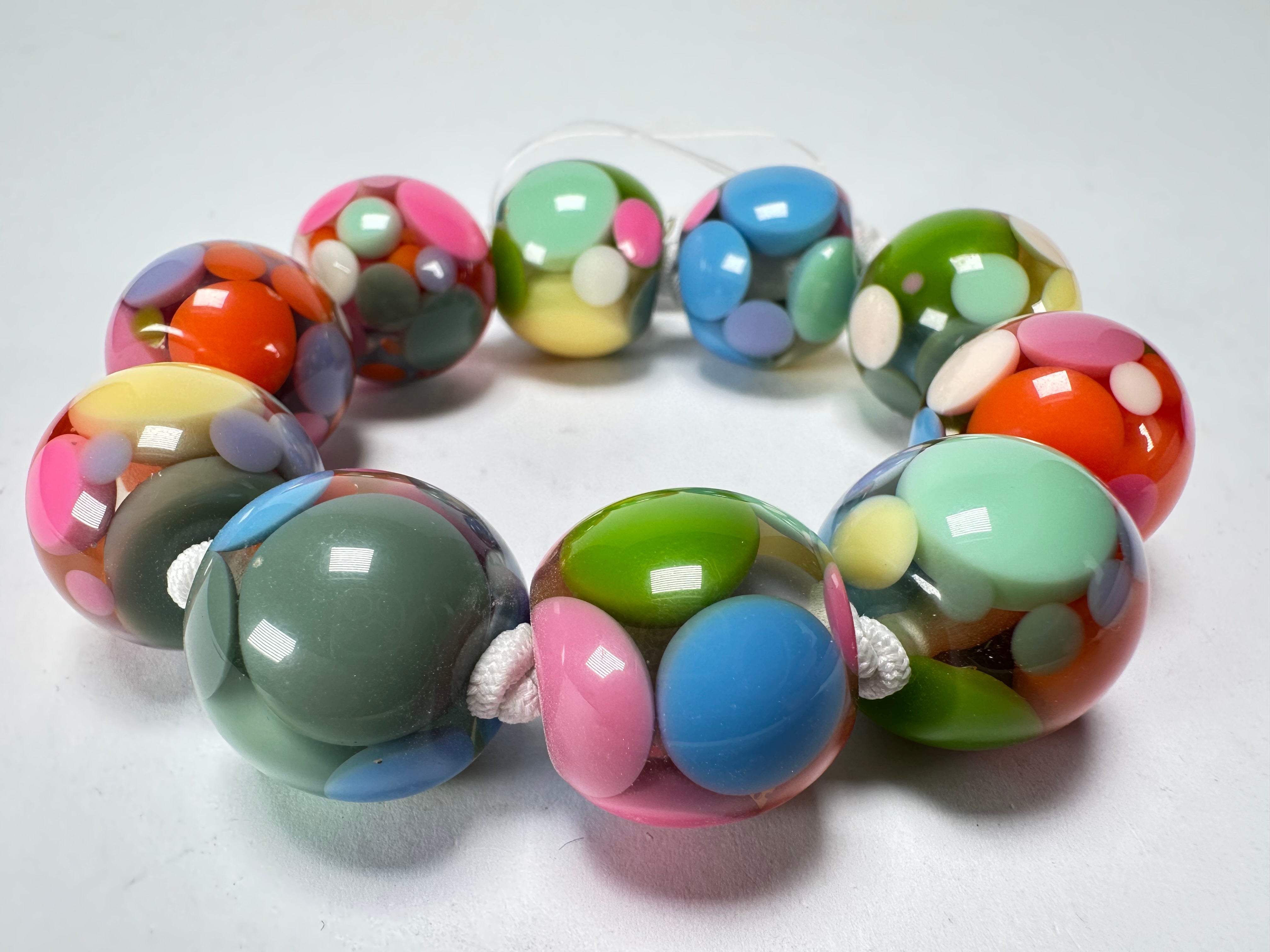 Jackie Brazil "Spots" Spotted Balls On Elastic Resin Bracelet ( B1470 )