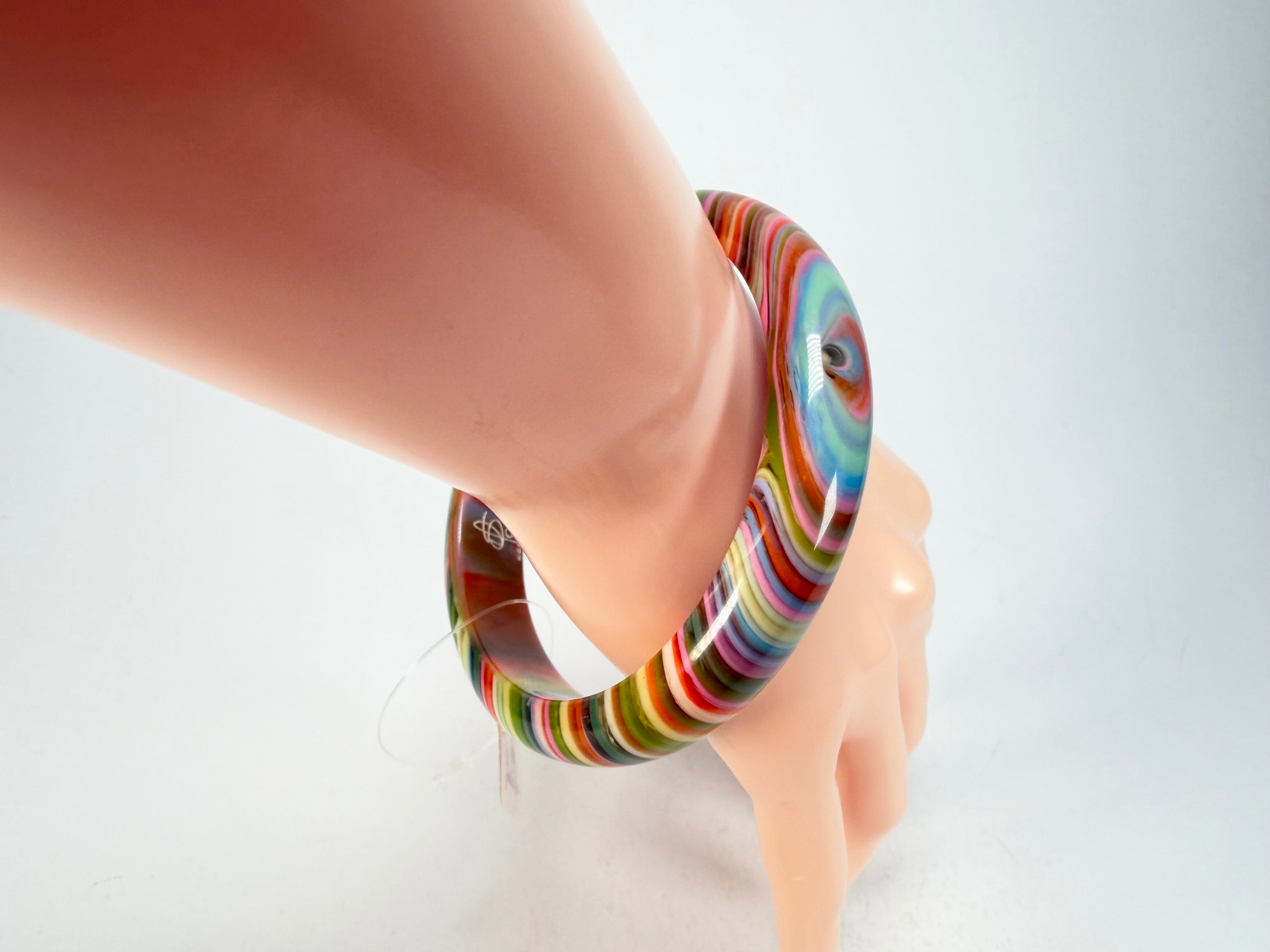 Jackie Brazil "Thin Cat Eye" Liquorice Allsorts with Cat Eye Spring Colour 1.3cm Resin Bangle ( B1151 )