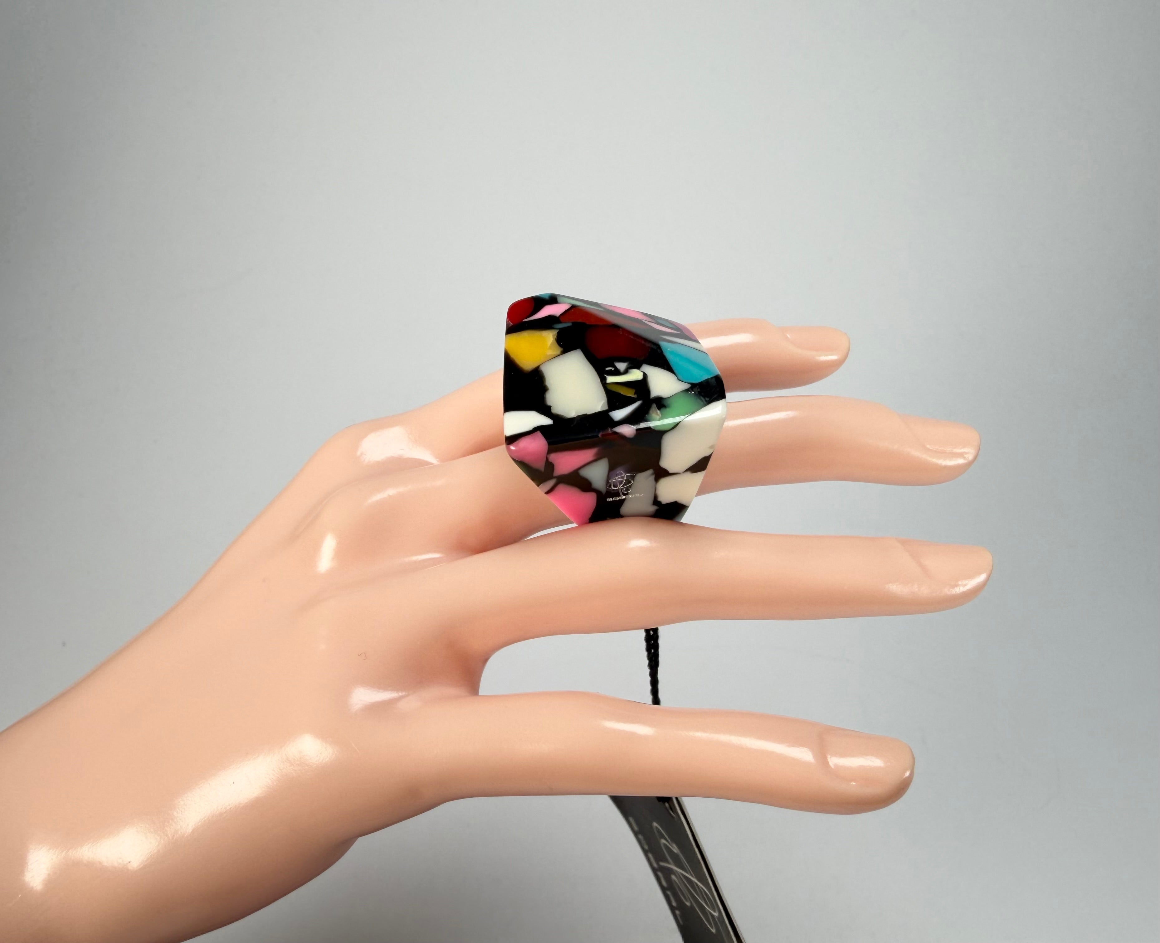 Jackie Brazil "Art Deco" Abstract Resin Ring ( R3081 ) Size UK P / USA 7.5