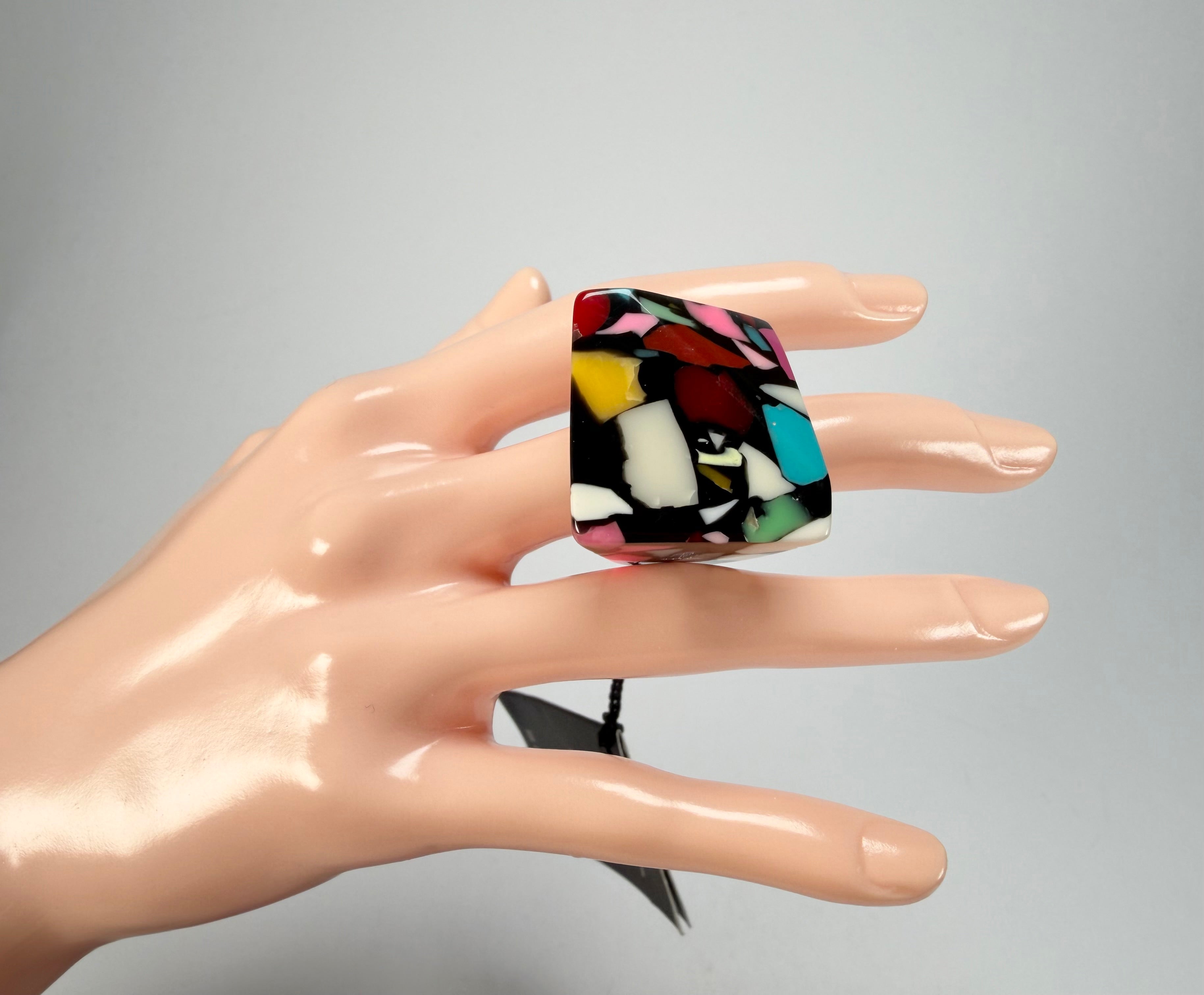 Jackie Brazil "Art Deco" Abstract Resin Ring ( R3081 ) Size UK P / USA 7.5