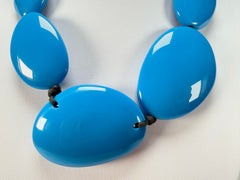 Jackie Brazil "Blue Gloss" Short Flat Riverstones 50cm Necklace ( N3616 )