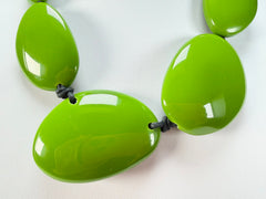 Jackie Brazil "Green Gloss" Short Flat Riverstones 50cm Necklace ( N3616 )