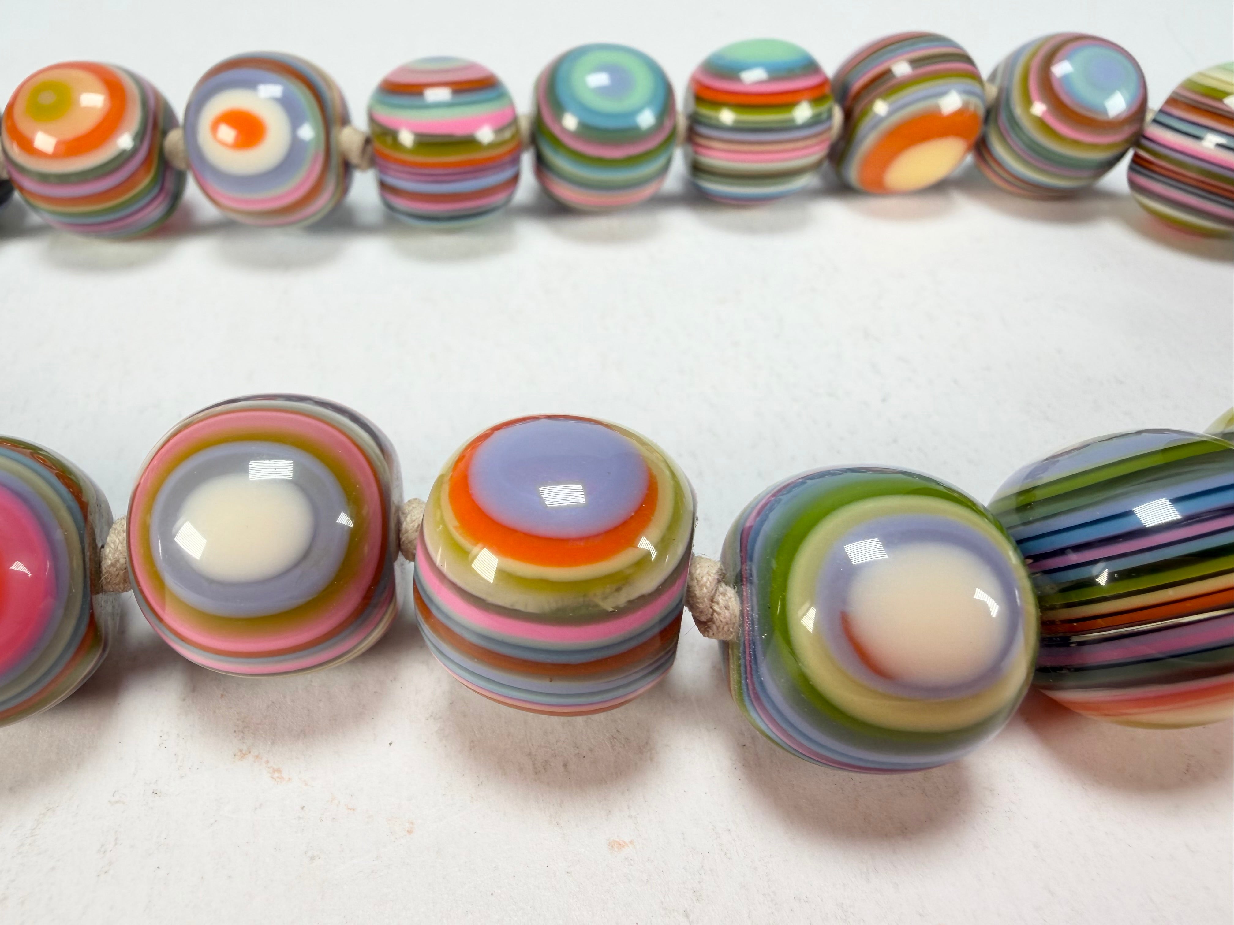 Jackie Brazil "Cat Eyes" Spring Colour Liquorice Balls Resin Necklace 50cm ( N0894 )