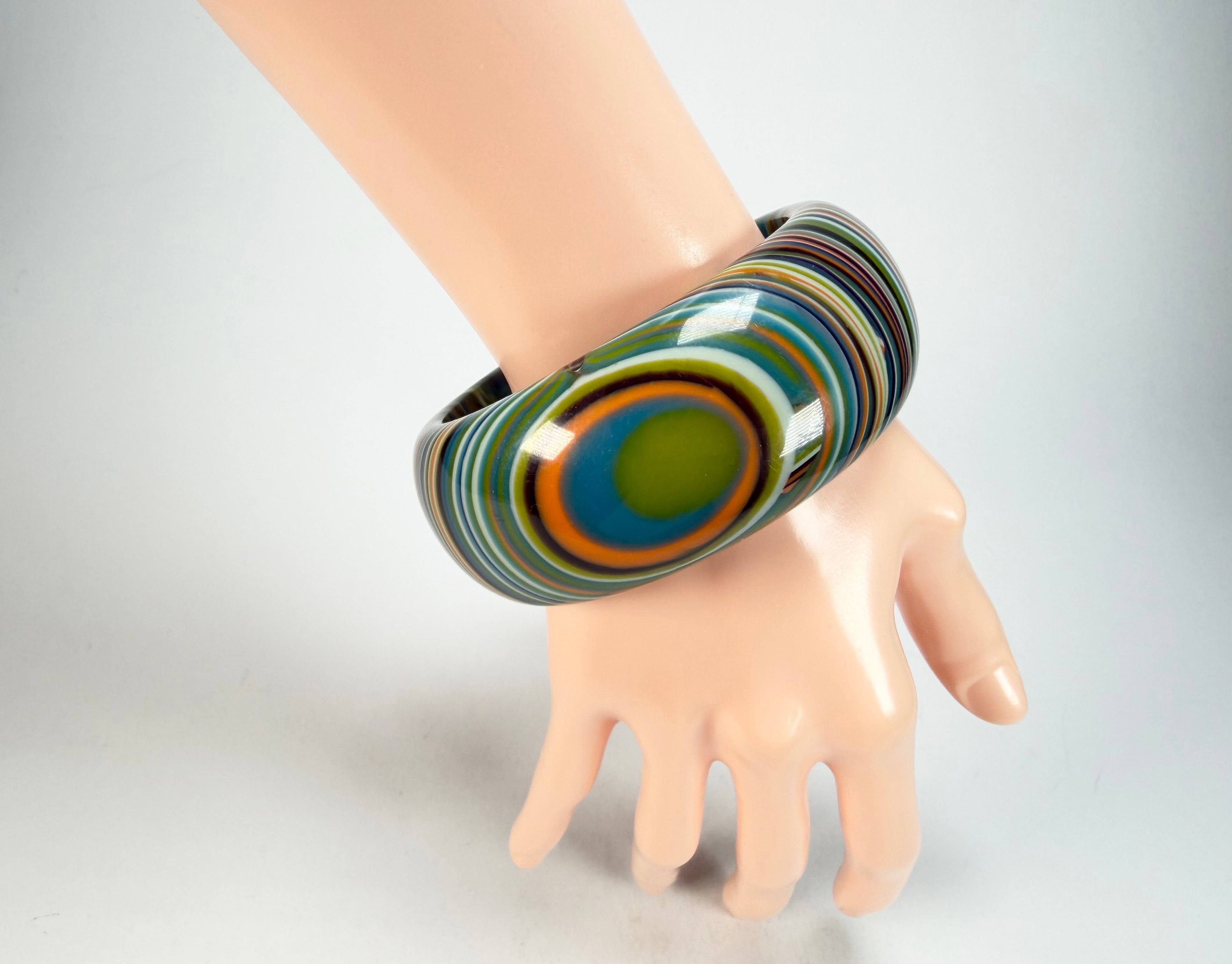 Jackie Brazil "All Sorts "Liquorice w/Cat Eye Winter Mix 3.4cm Bangle ( B2444 )