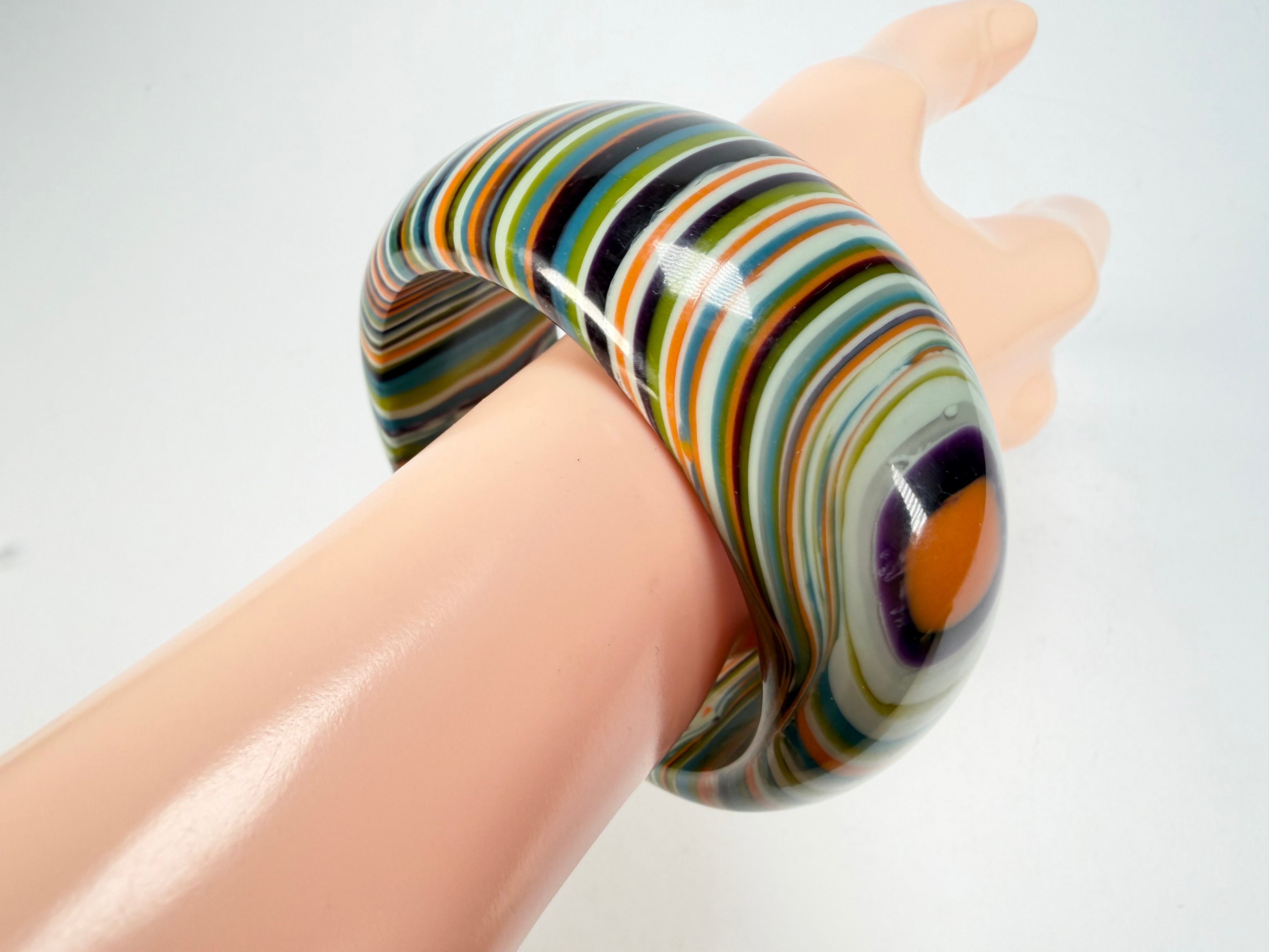 Jackie Brazil "All Sorts "Liquorice w/Cat Eye Winter Mix 3.4cm Bangle ( B2444 )