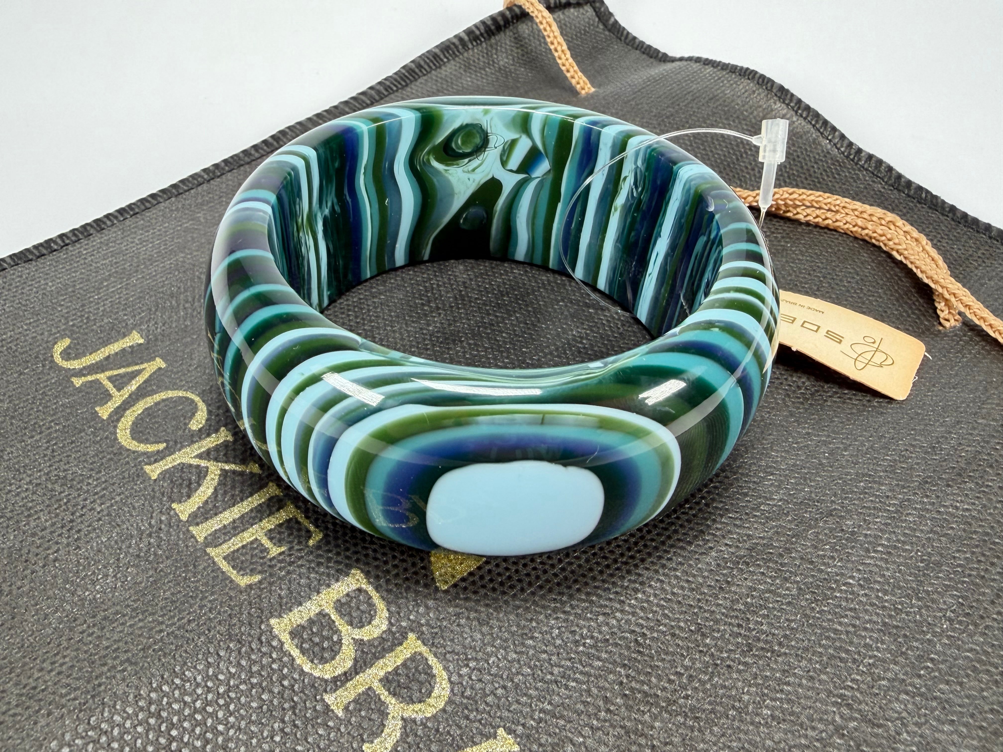 Jackie Brazil "All Sorts "Liquorice w/Cat Eye Blue Mix 3.4cm Bangle ( B2444 )