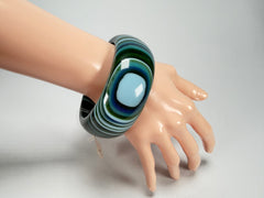 Jackie Brazil "All Sorts "Liquorice w/Cat Eye Blue Mix 3.4cm Bangle ( B2444 )