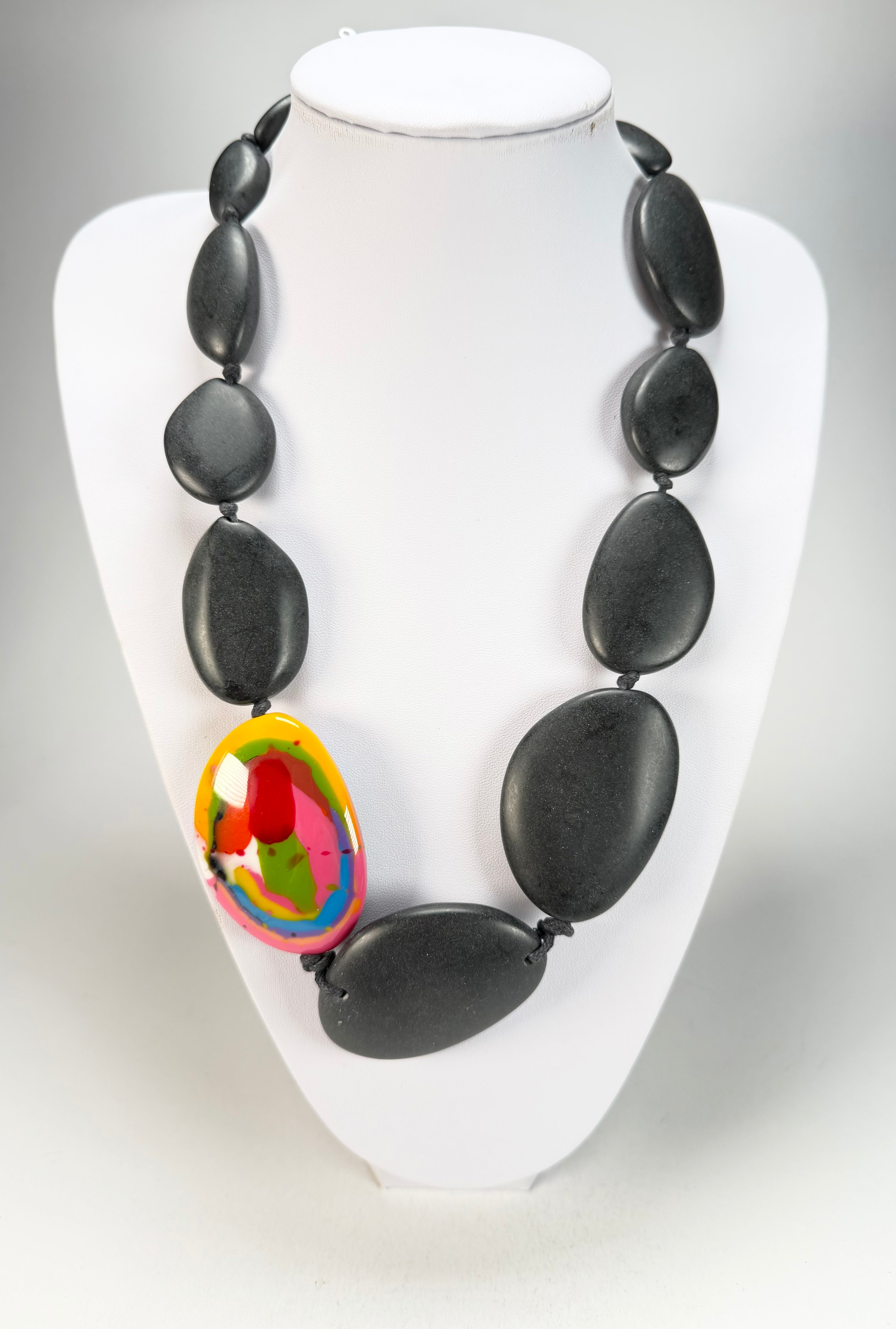 Jackie Brazil "Matt Black & Kandinsky" Long Flat Riverstones 65cm Necklace ( N3700 )