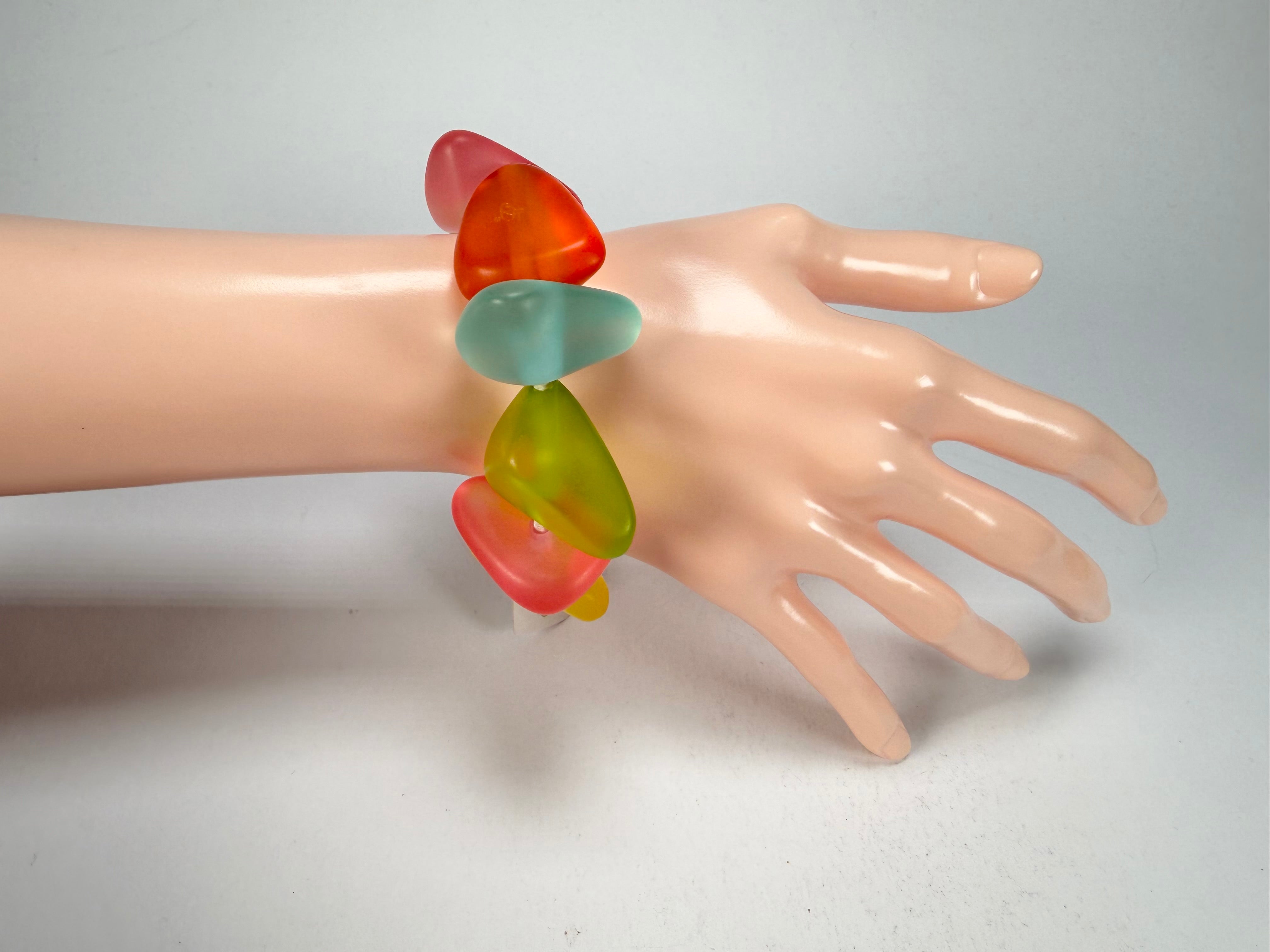 Jackie Brazil "Diamonds" Transparent Summer Frost Flintstone Bone Bracelet ( B0211 )