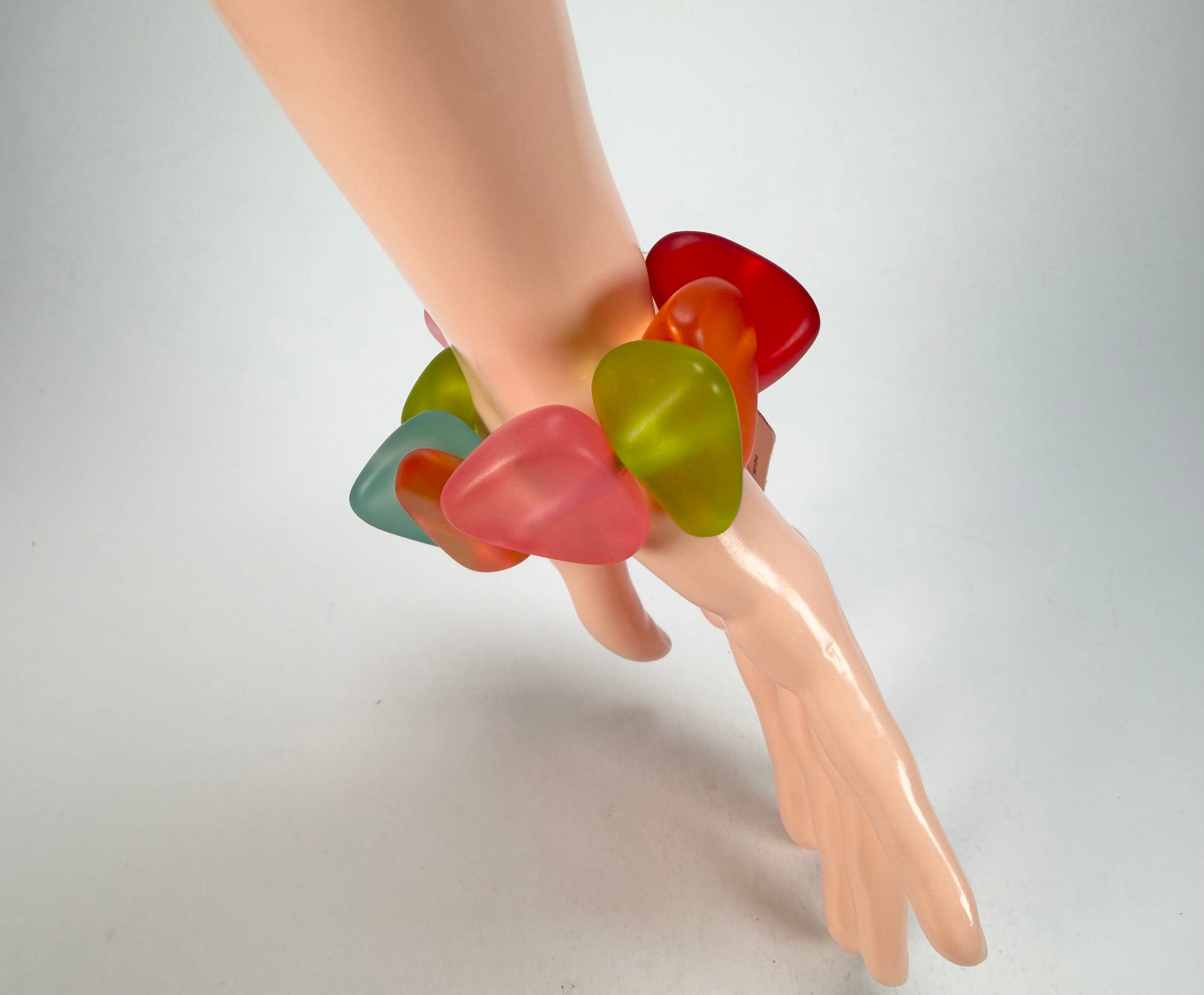 Jackie Brazil "Diamonds" Transparent Summer Frost Flintstone Bone Bracelet ( B0211 )