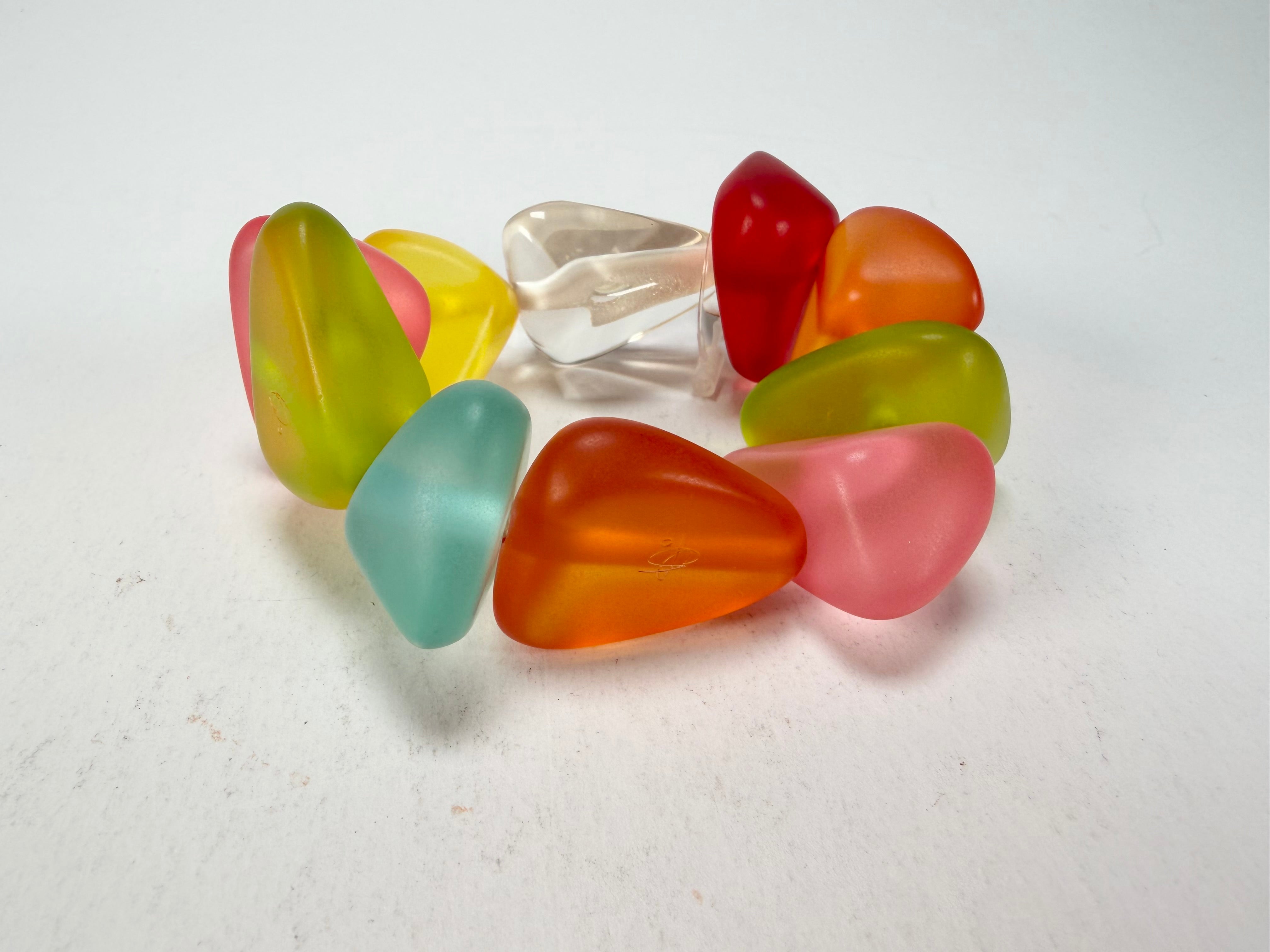 Jackie Brazil "Diamonds" Transparent Summer Frost Flintstone Bone Bracelet ( B0211 )