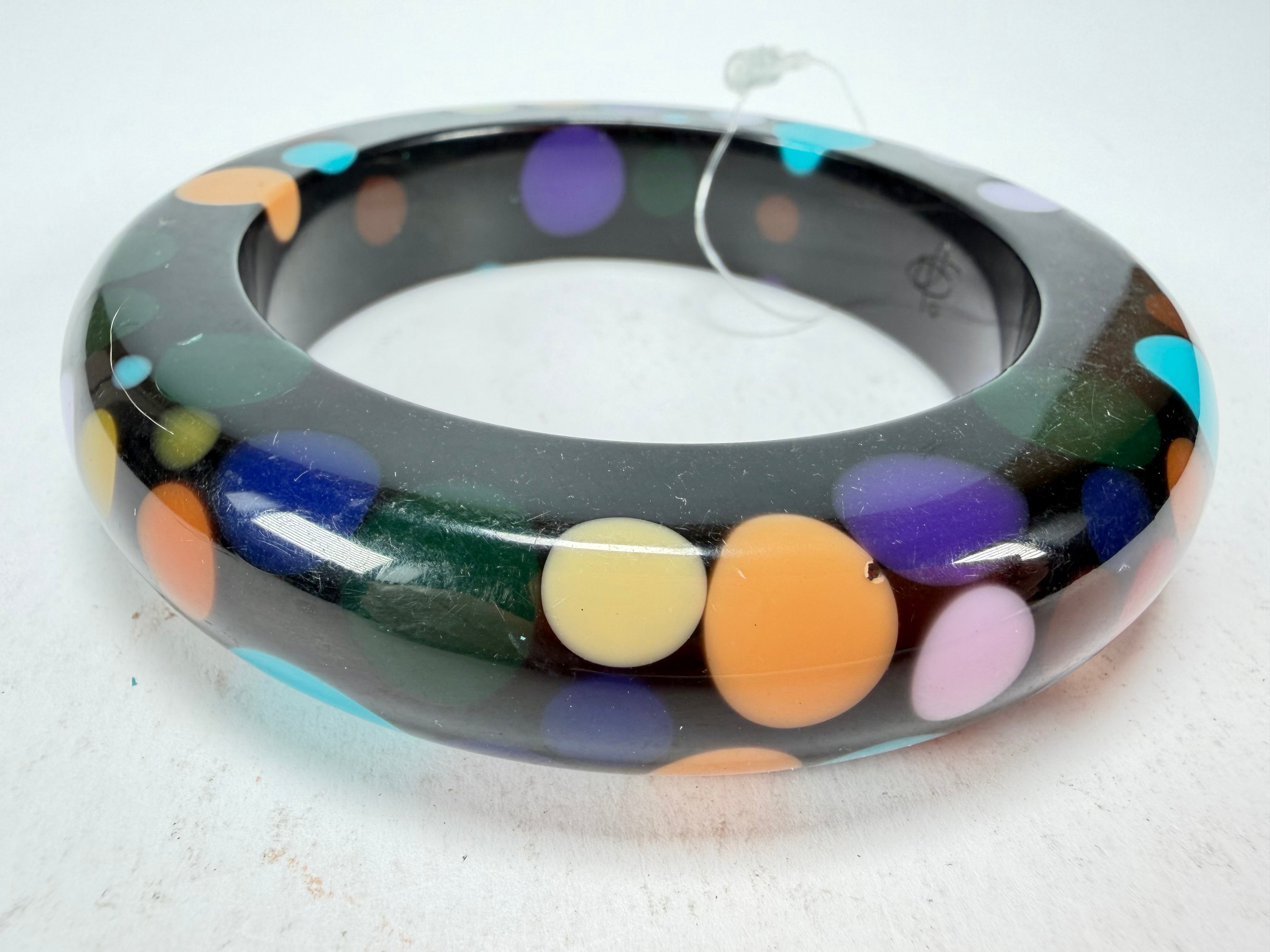 Jackie Brazil "Shinny Spotted" Black & Mix Spots Solid Round Resin 1.7cm Bangle ( B1726 )