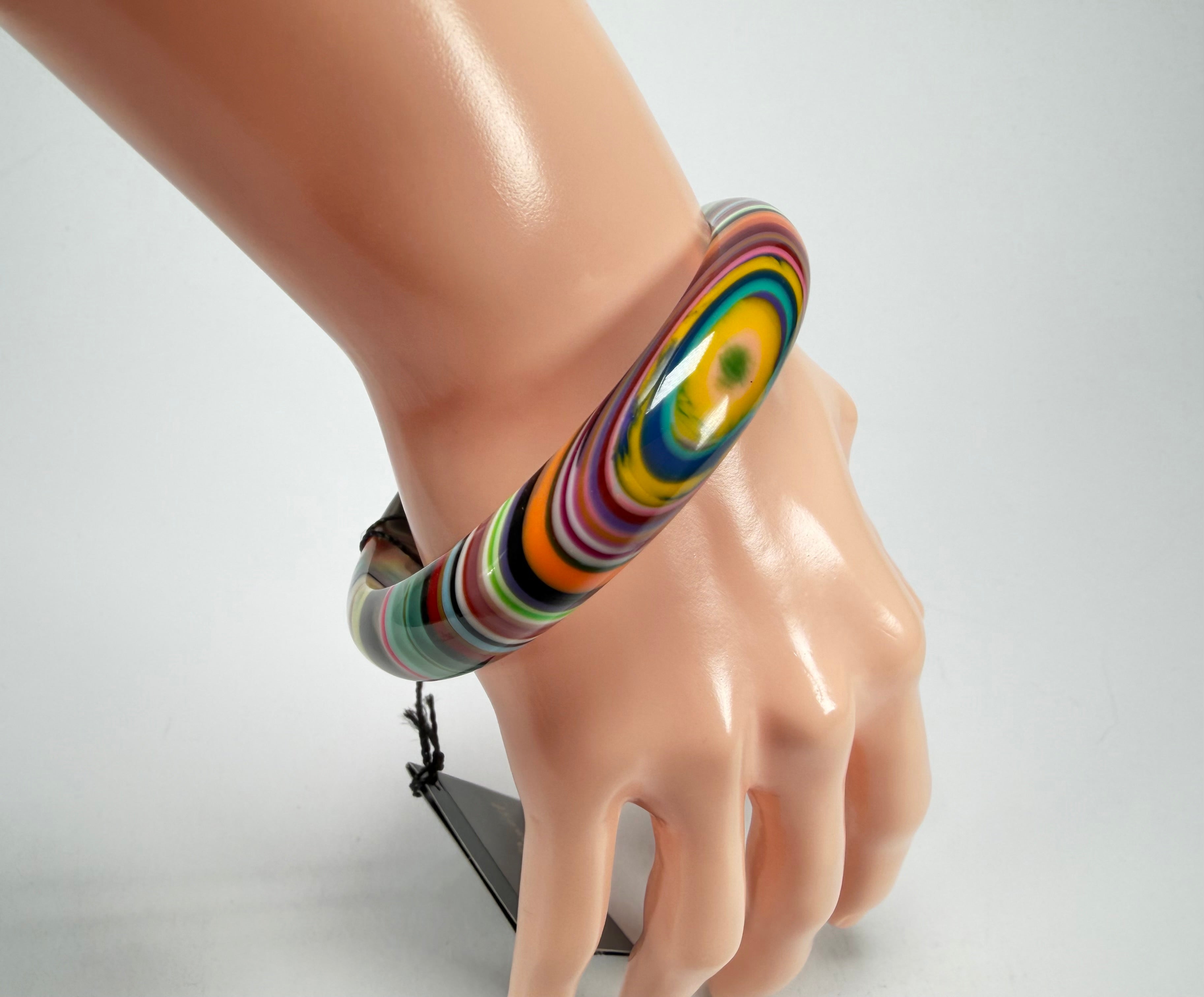 Jackie Brazil "Thin Cat Eye" Liquorice Allsorts with Cat Eye Mix Colours 1.3cm Resin Bangle ( B1151 )
