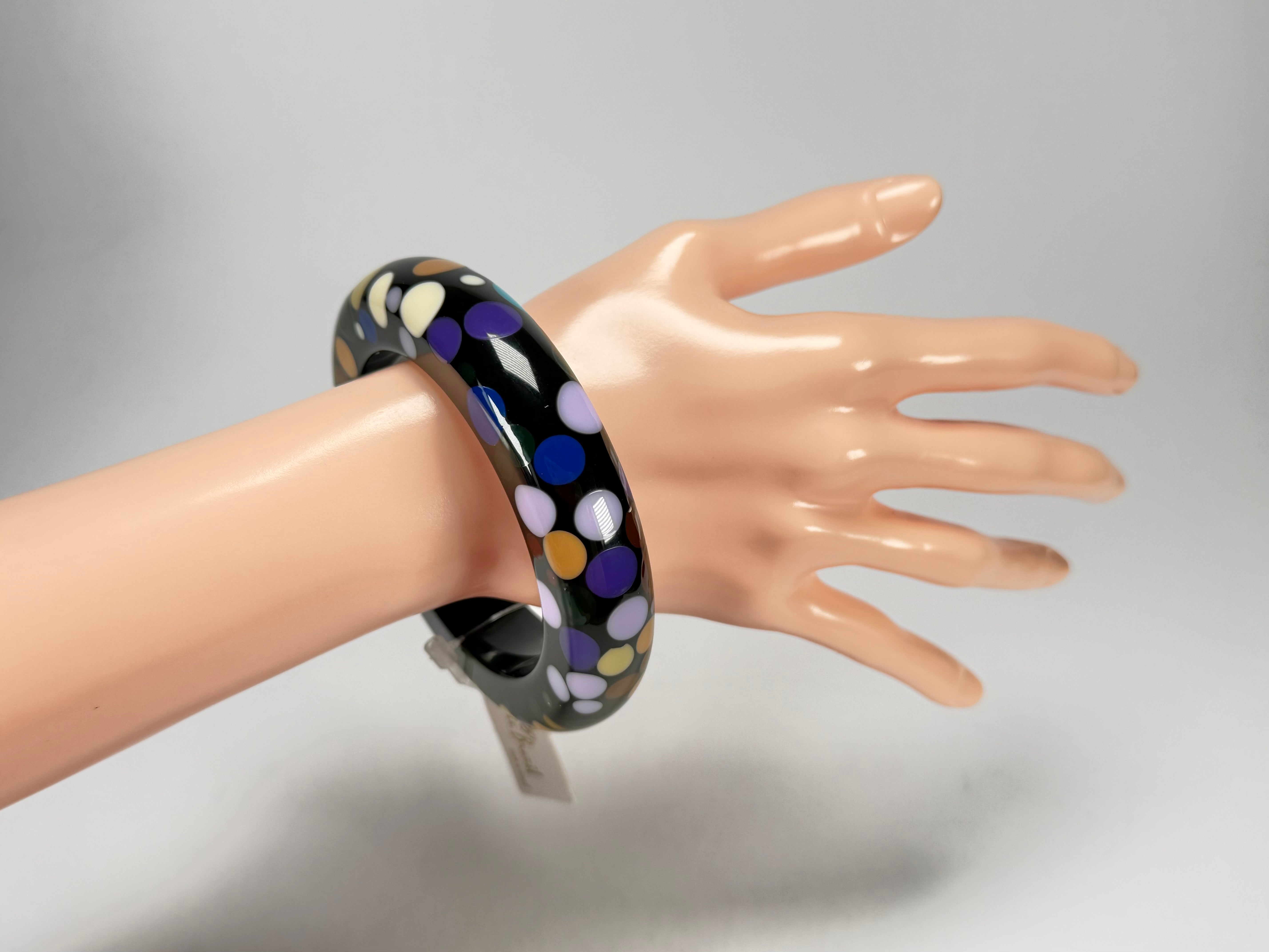 Jackie Brazil "Shinny Spotted" Black & Mix Spots Solid Round Resin 1.7cm Bangle ( B1726 )