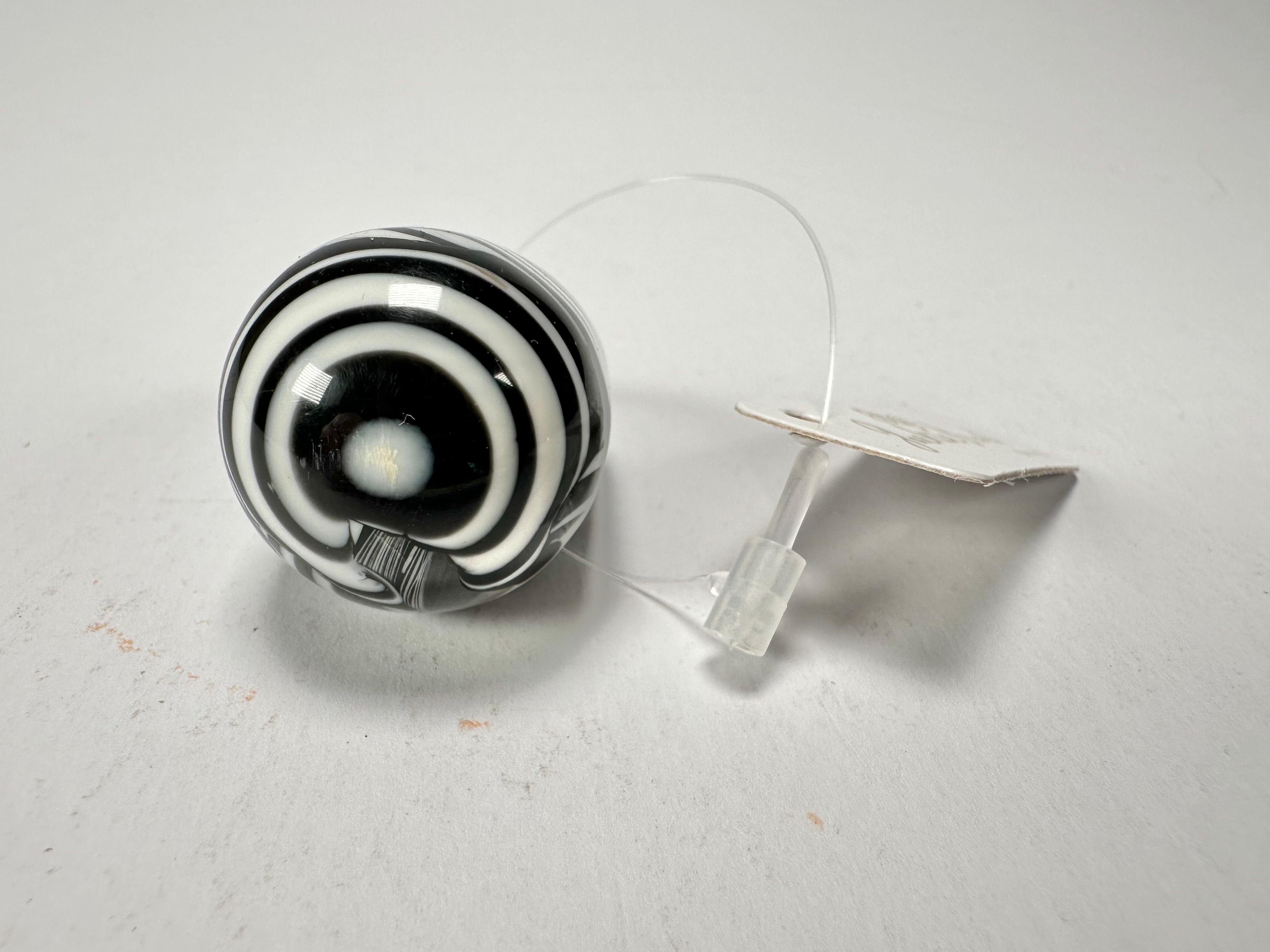Jackie Brazil "Cat Eye" Liquorice Black & White Mix Large Domed Resin Ring ( R1159 ) UK P / USA 7.5