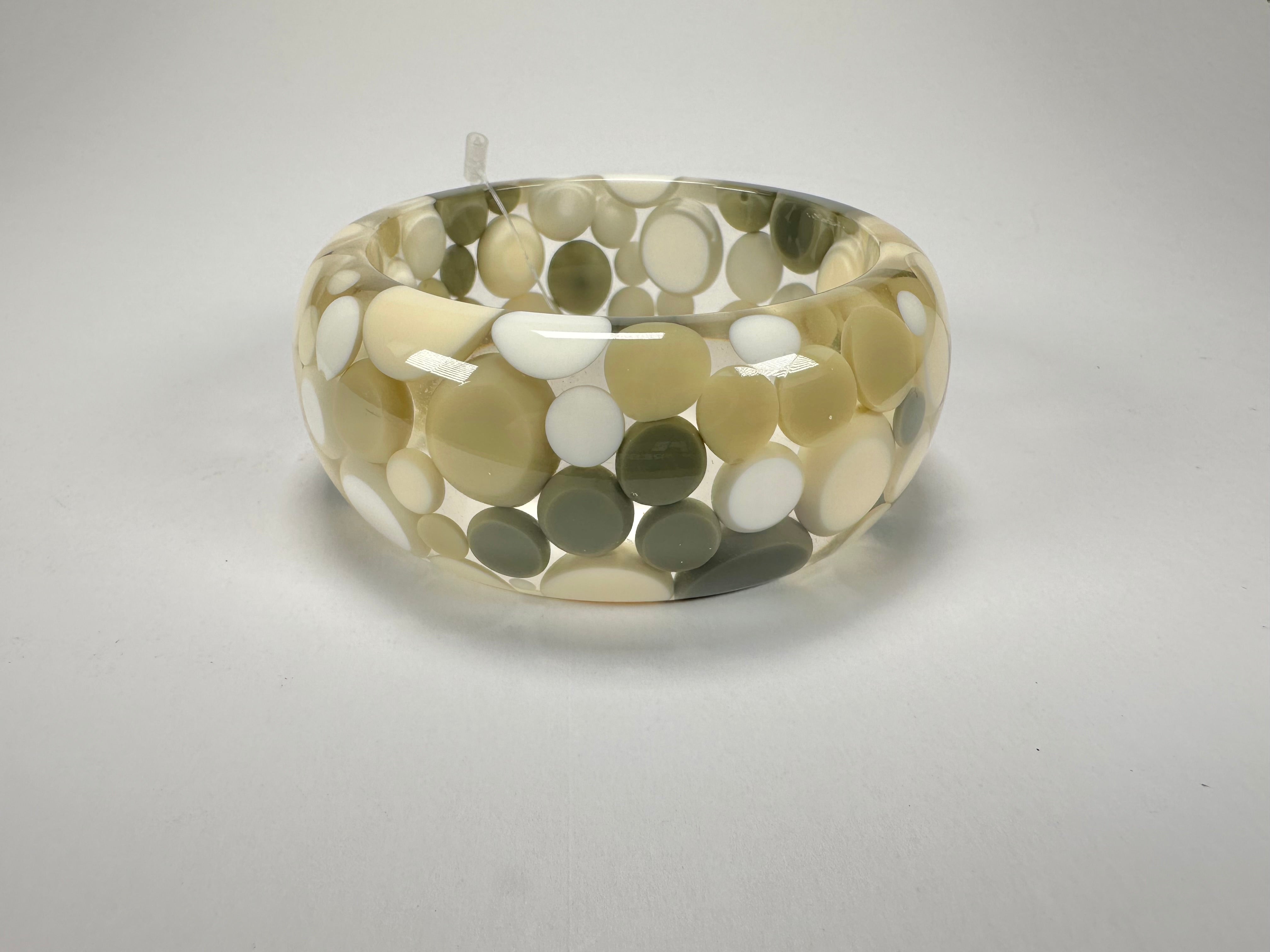 Jackie Brazil "Petit Balls" Cream Mix Spots Solid Round Resin 3.4cm Bangle ( B2520 )