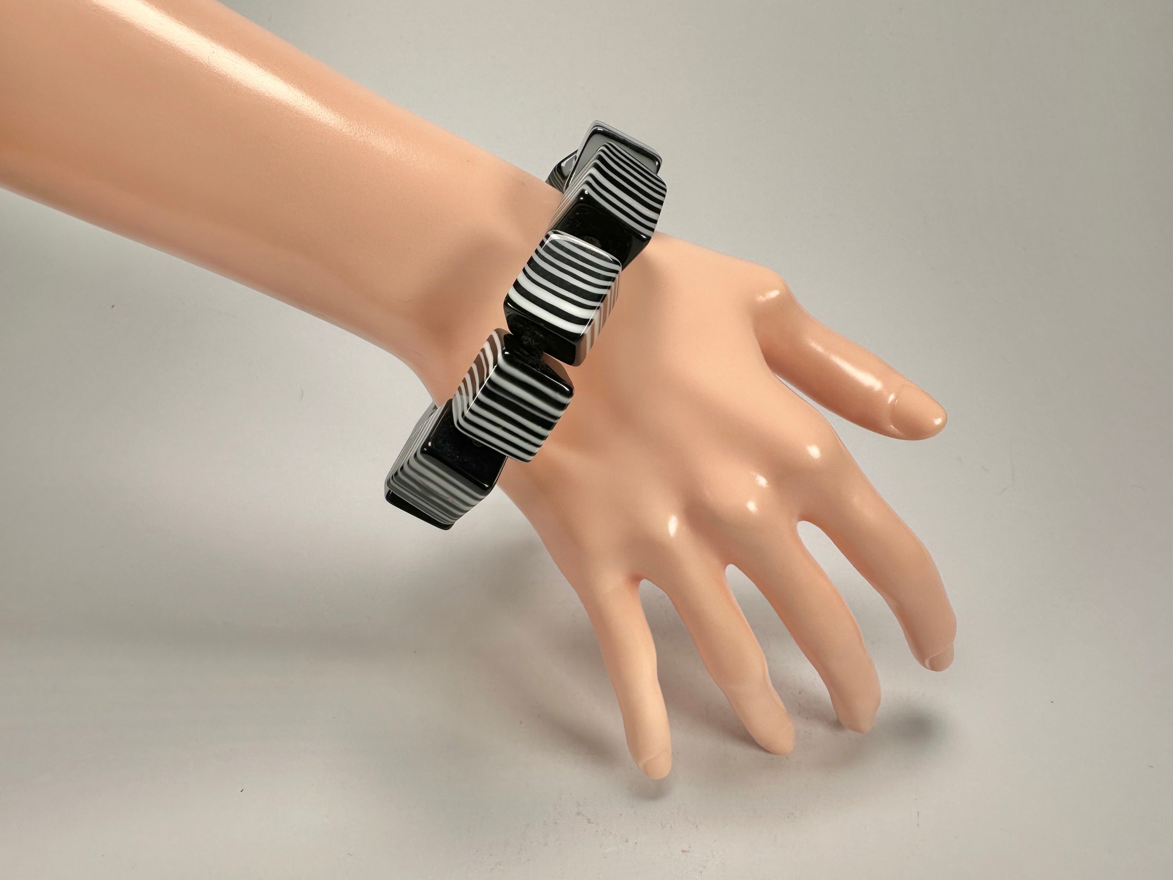 Jackie Brazil "POP" Liquorice Black & White Small Cubes Bracelet ( B0224 )